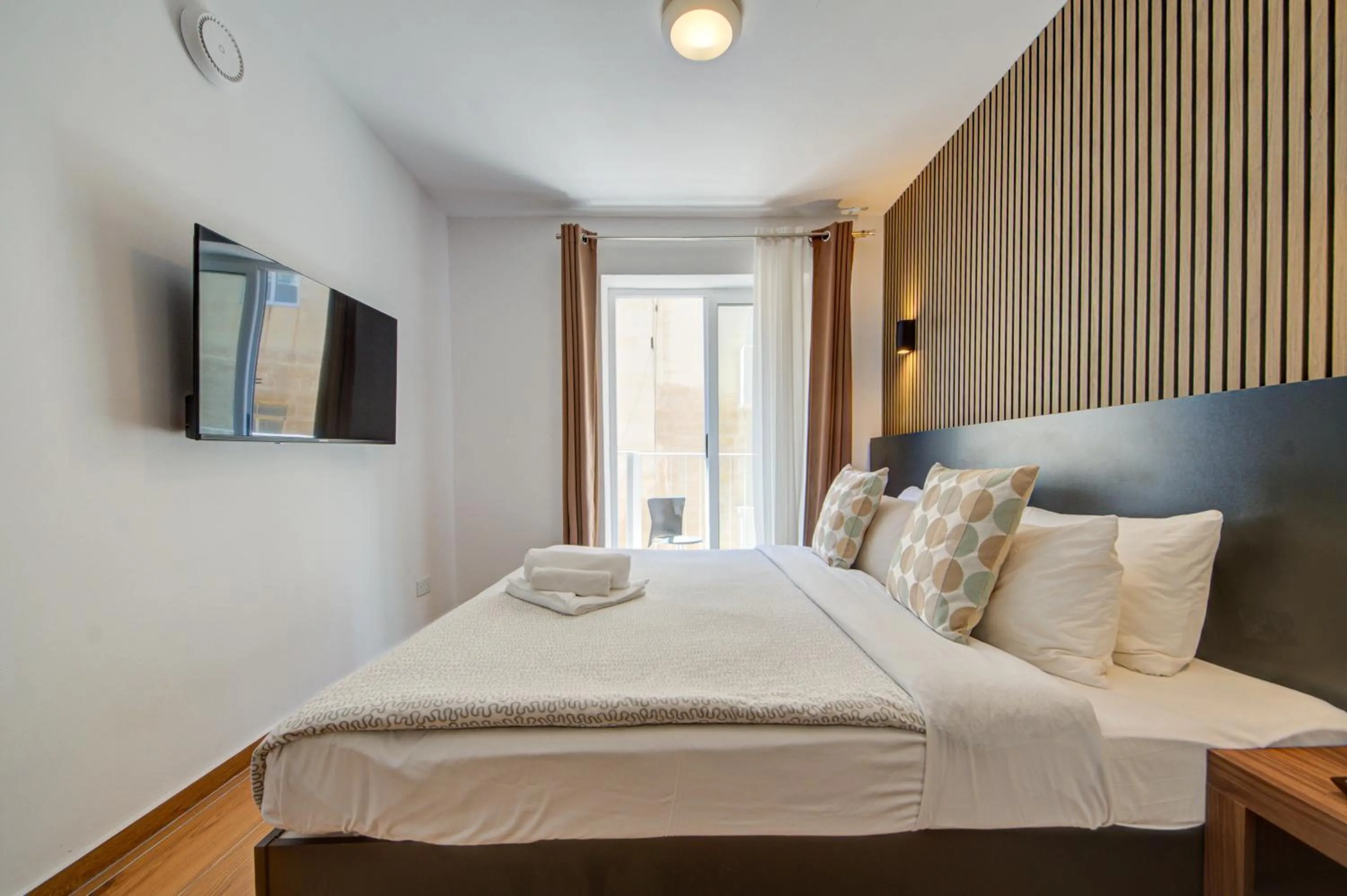 Bed in Marina Suites & apartments - Self catering - by Tritoni hotels