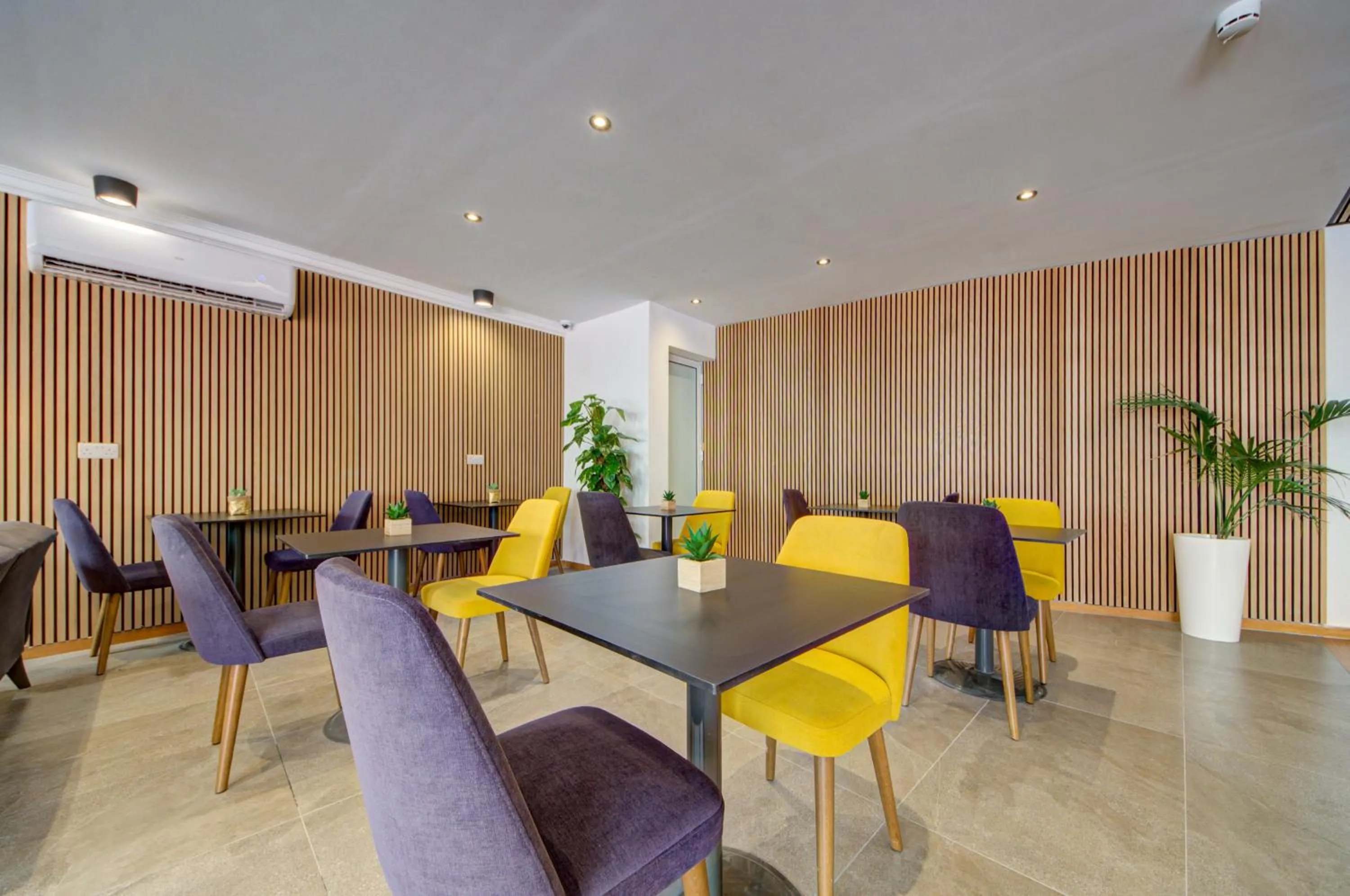 Restaurant/places to eat in Marina Suites & apartments - Self catering - by Tritoni hotels