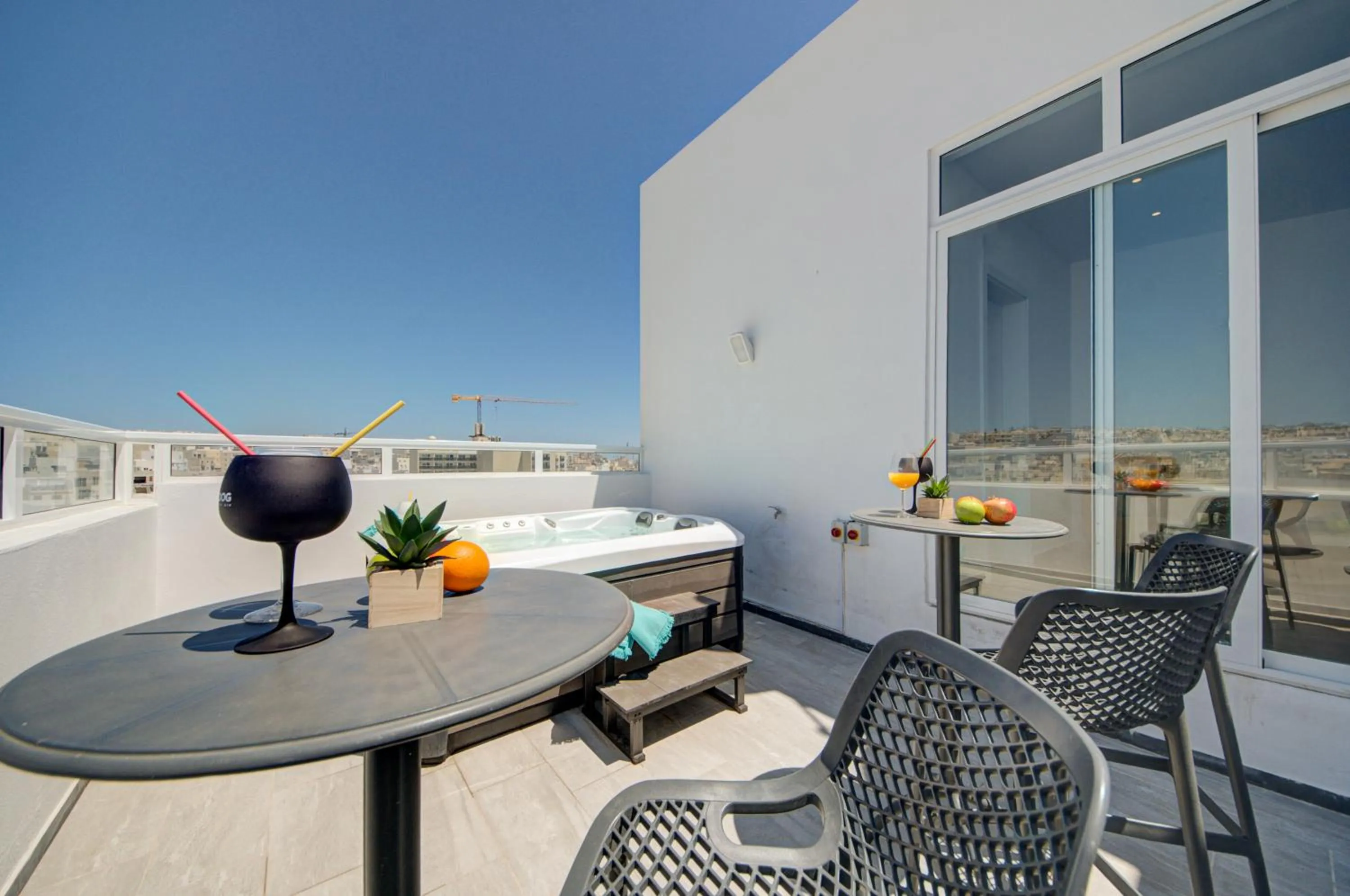 Hot Tub in Marina Suites & apartments - Self catering - by Tritoni hotels