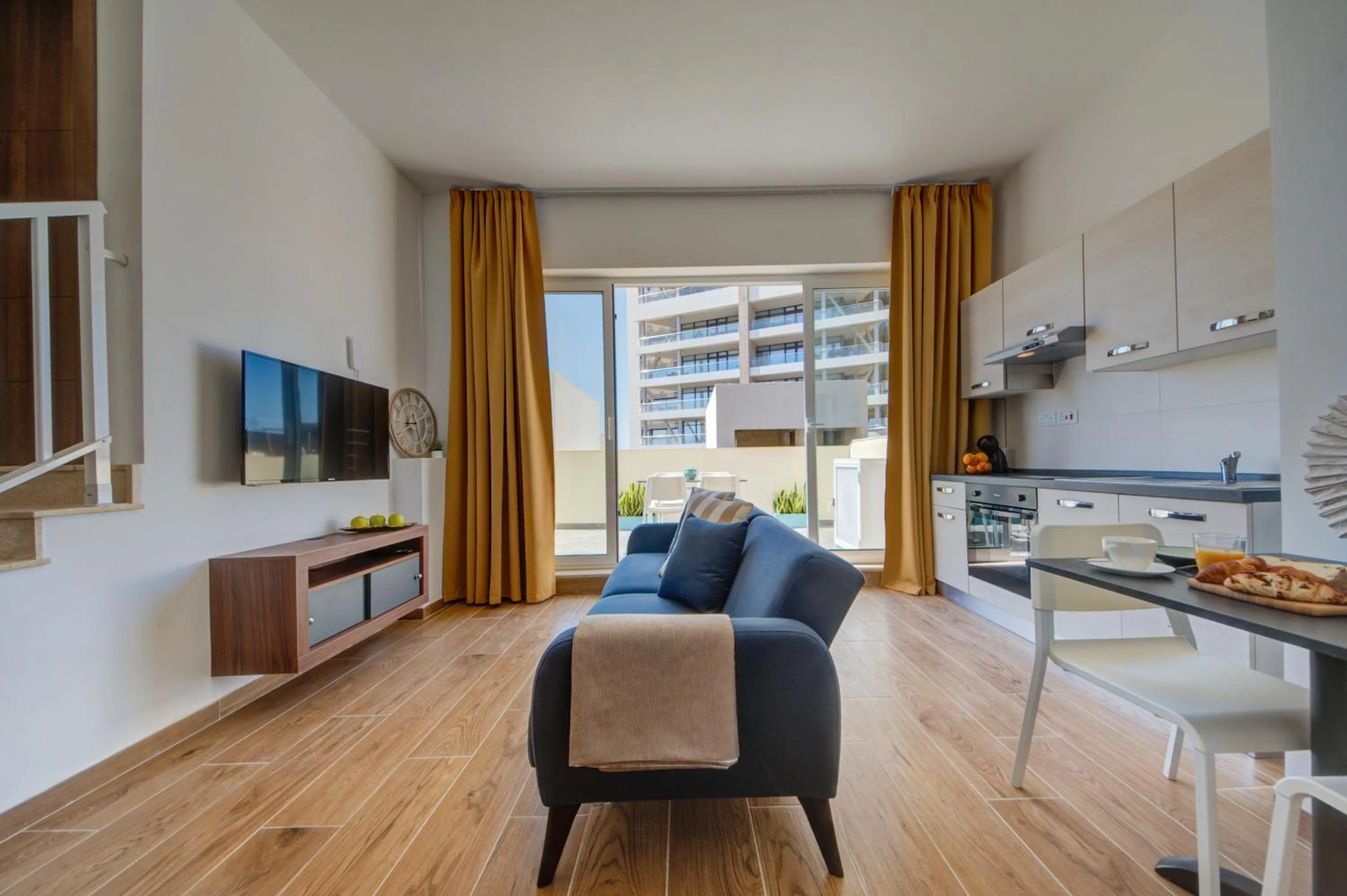 TV and multimedia in Marina Suites & apartments - Self catering - by Tritoni hotels