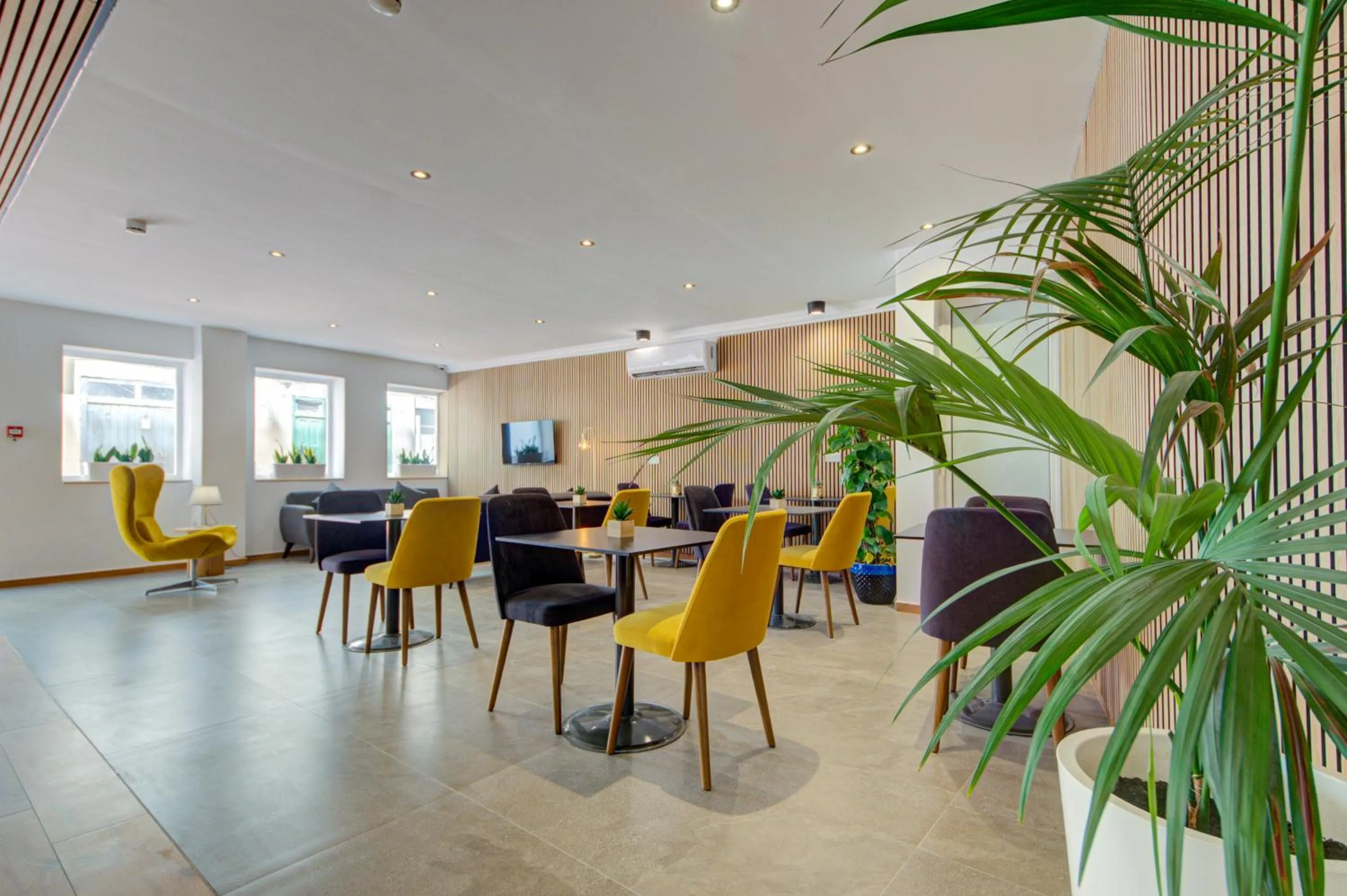 Restaurant/places to eat in Marina Suites & apartments - Self catering - by Tritoni hotels