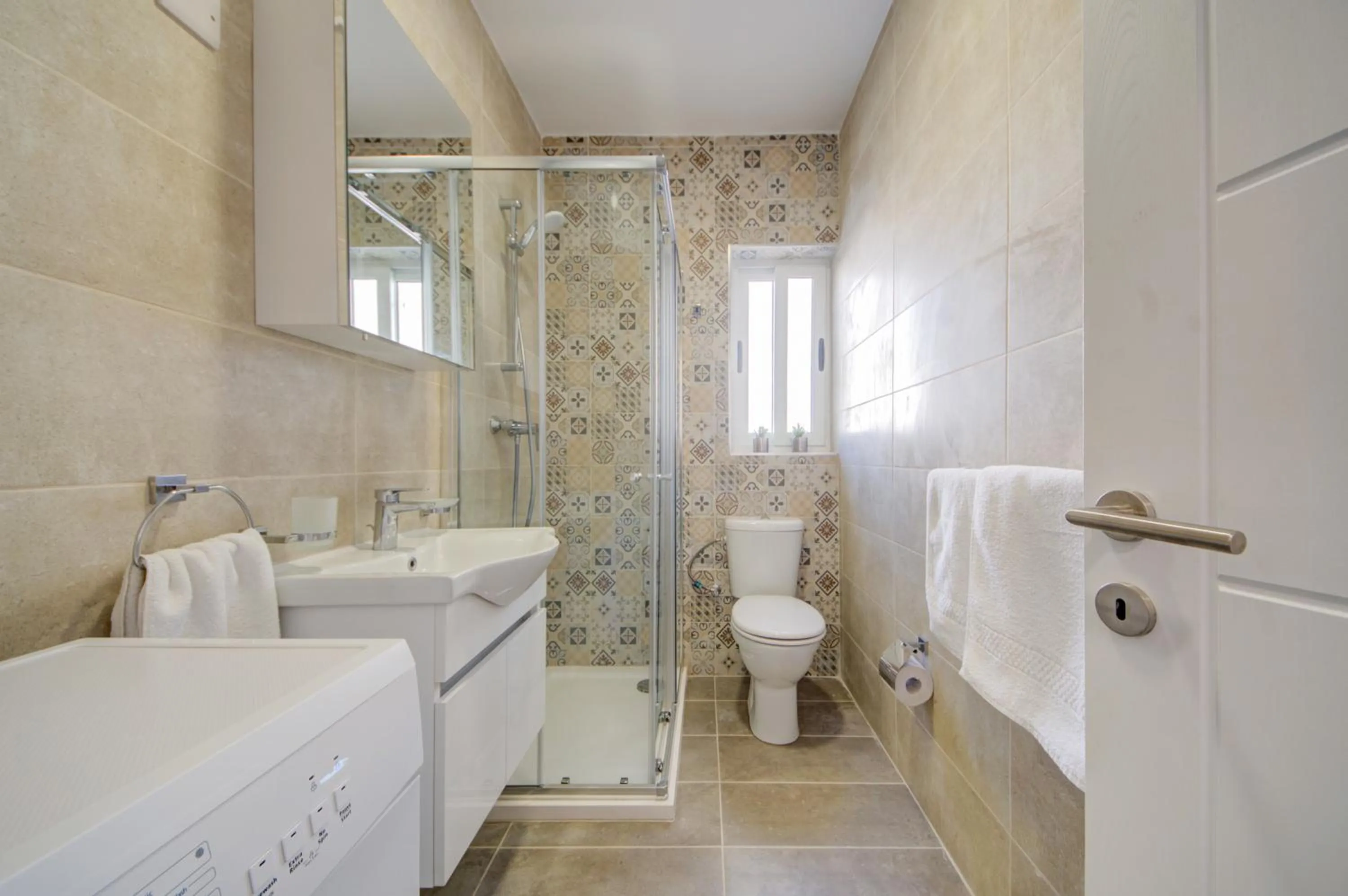 Toilet in Marina Suites & apartments - Self catering - by Tritoni hotels