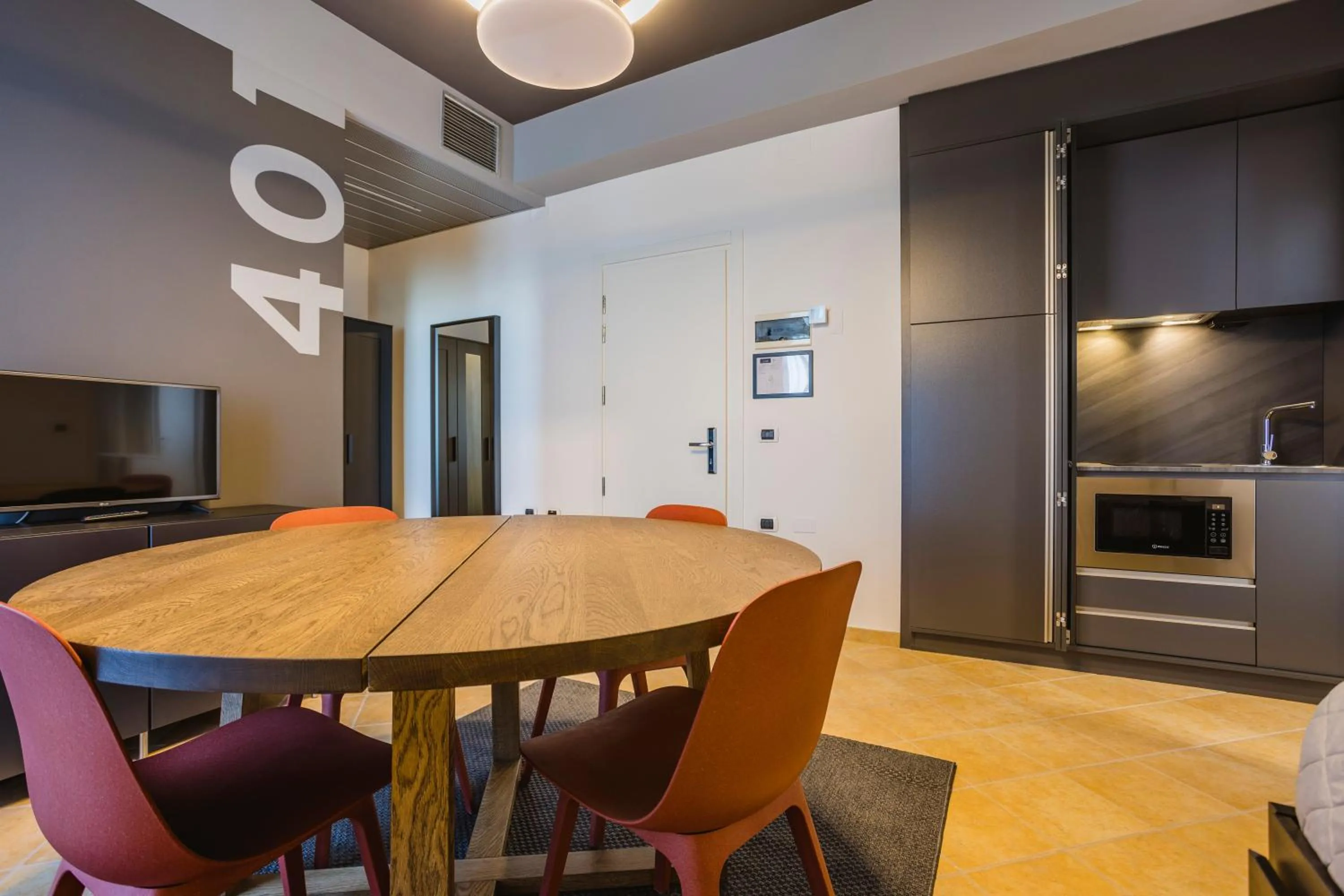 TV and multimedia in Residence 9 Line