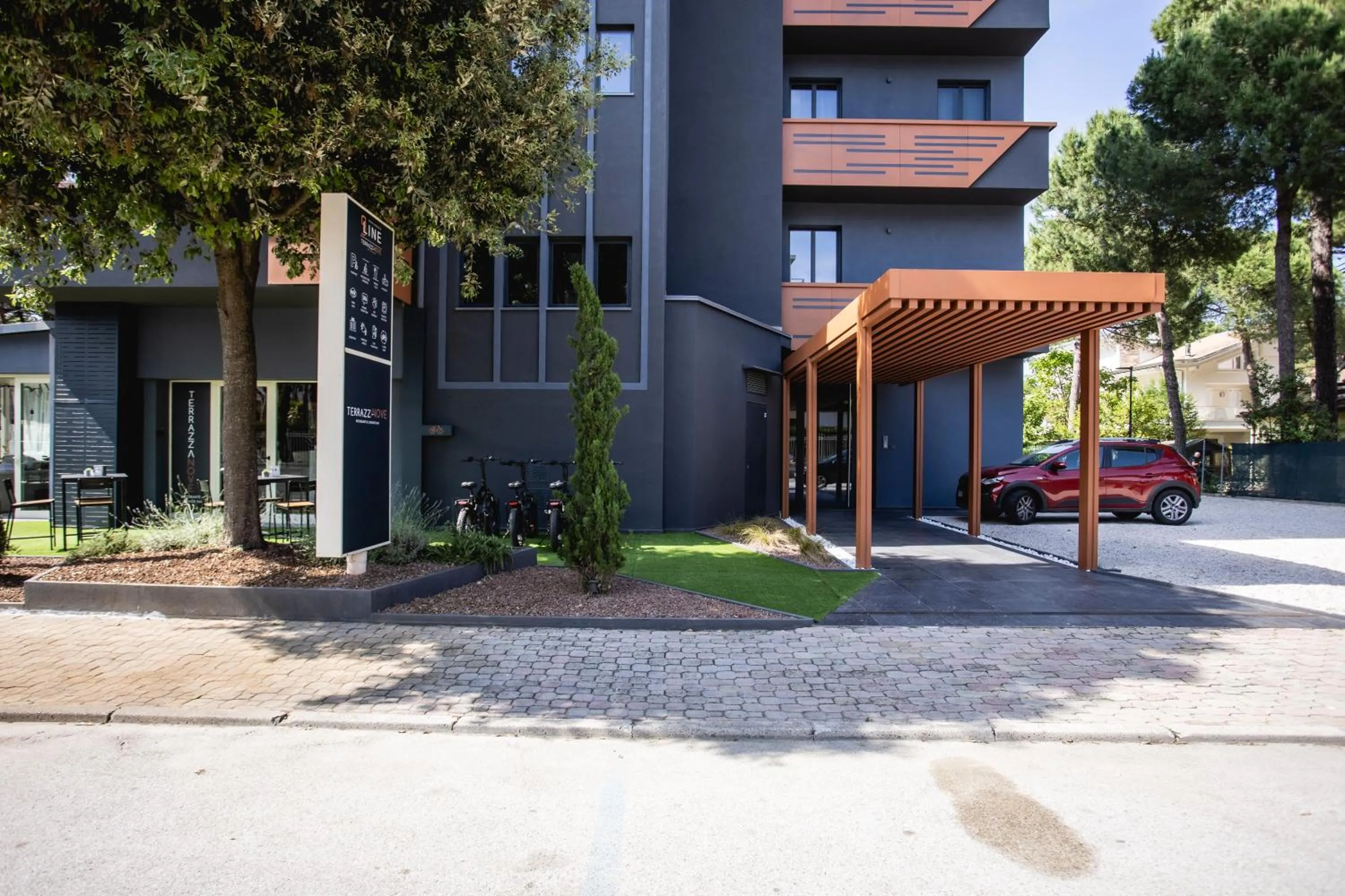 Property building in Residence 9 Line