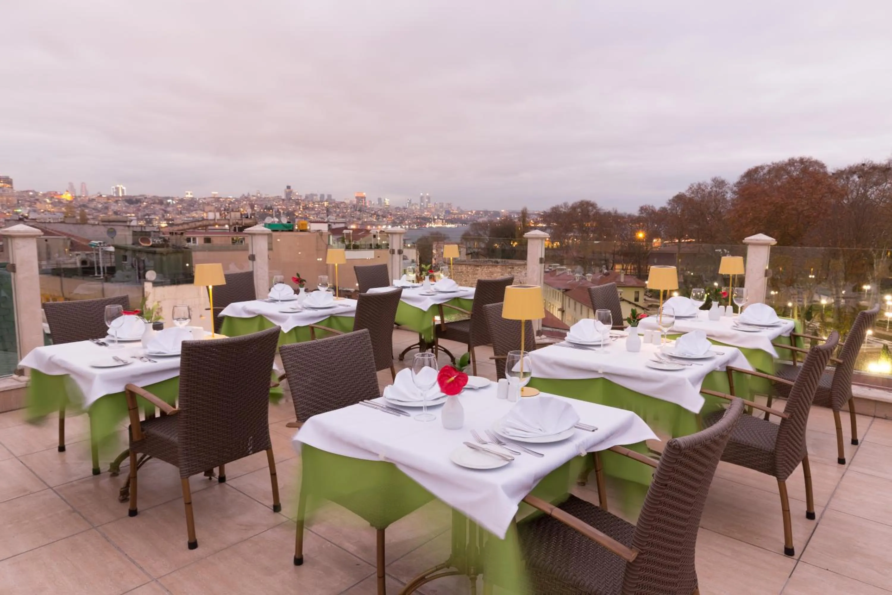 Restaurant/places to eat in Sirkeci Mansion