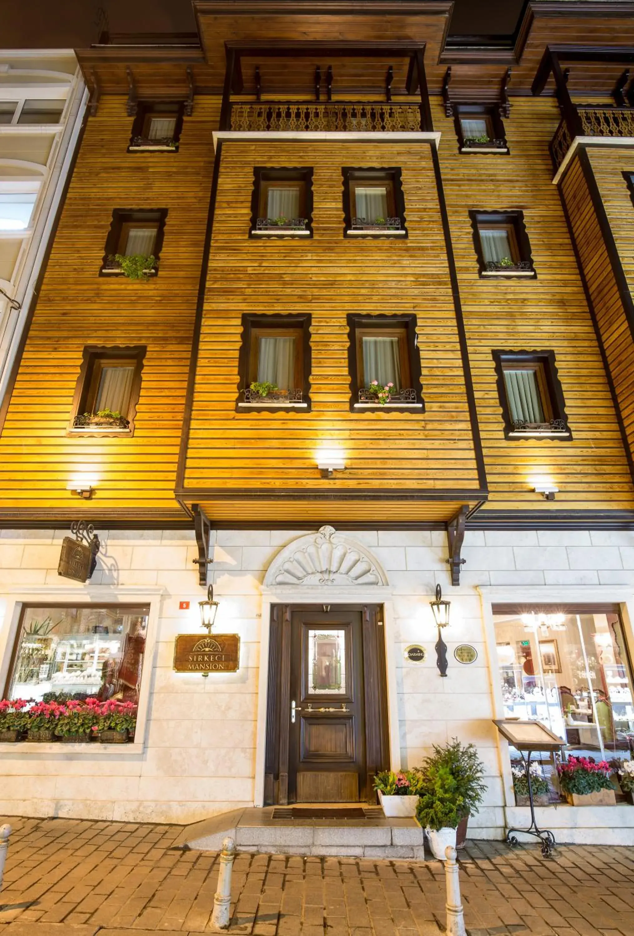 Facade/entrance in Sirkeci Mansion Facade/entrance in Sirkeci Mansion