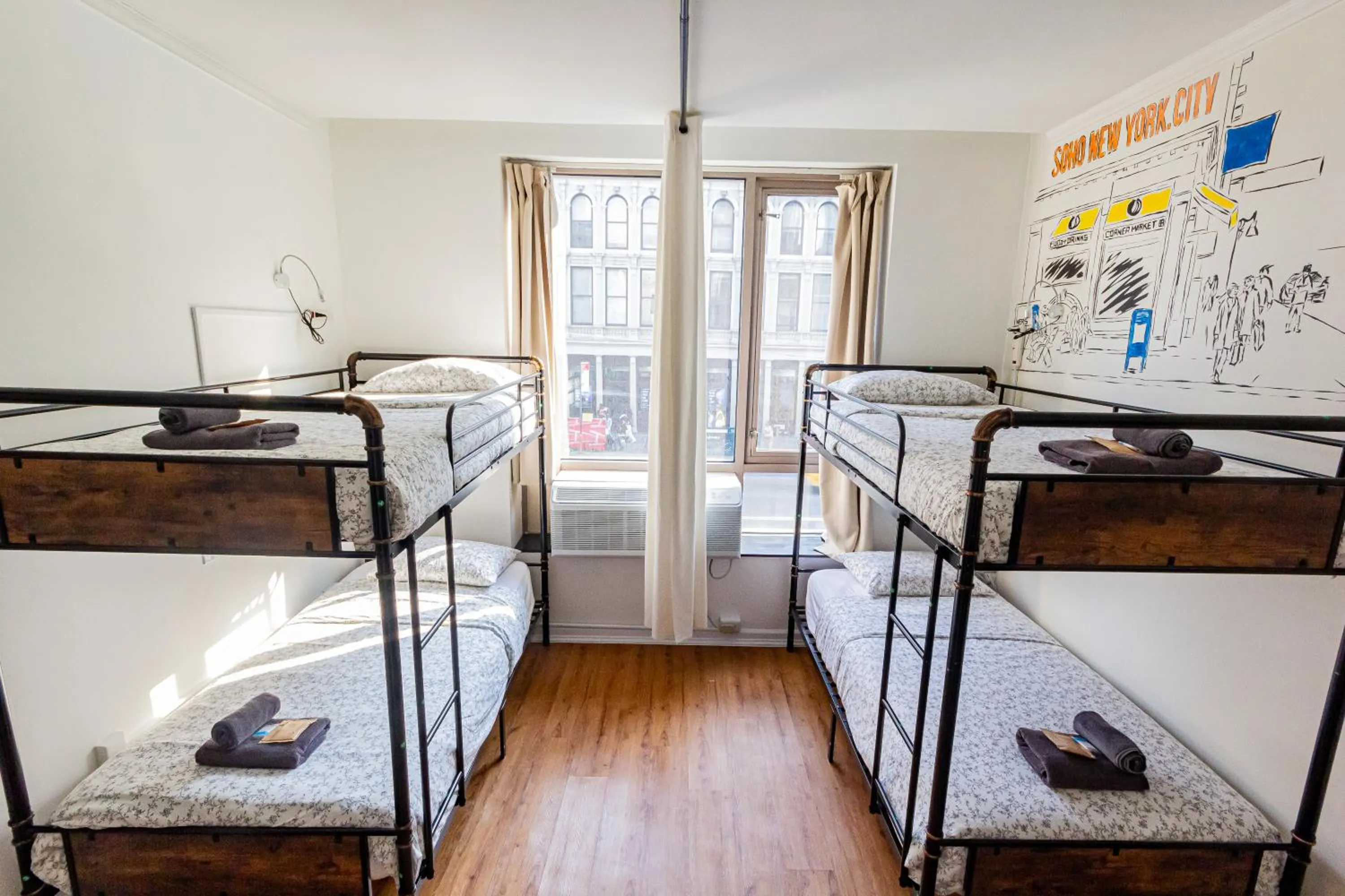 bunk bed, Bed in JG Sohotel