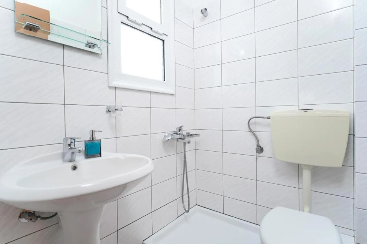 Melathron Rooms & Apartments
