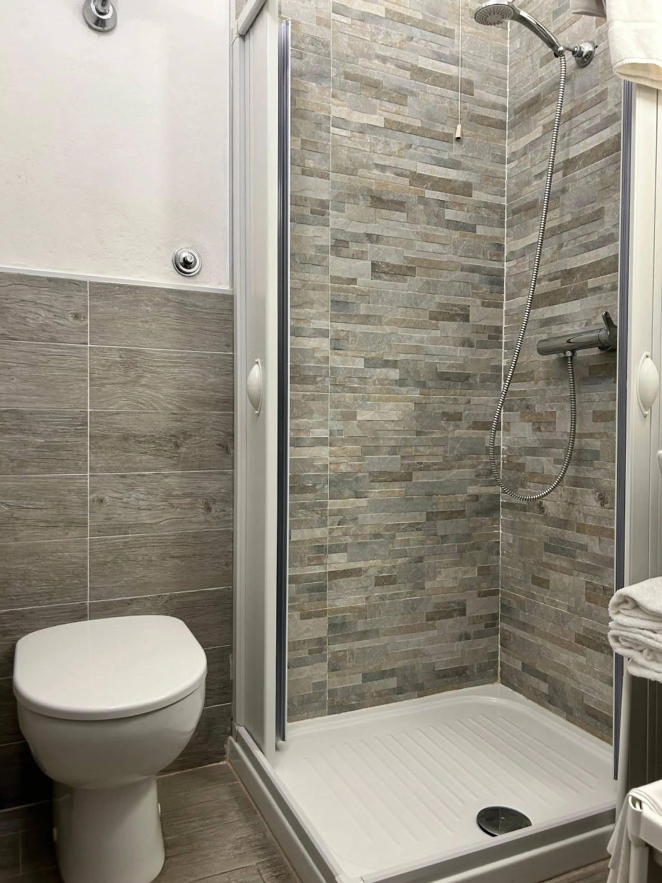 Bathroom in Hotel Cecile