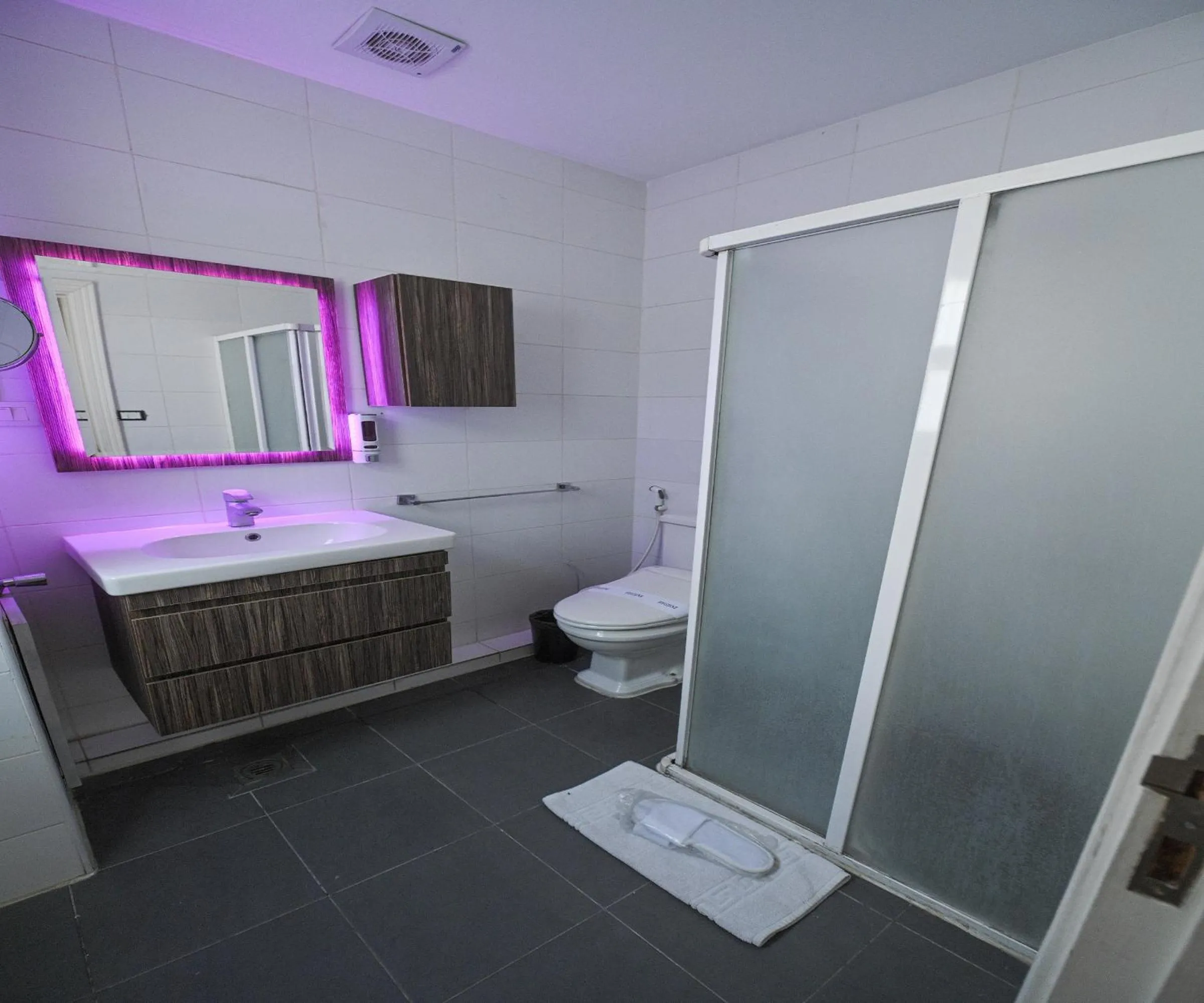 Shower in Pyramids Gem Plaza Hotel