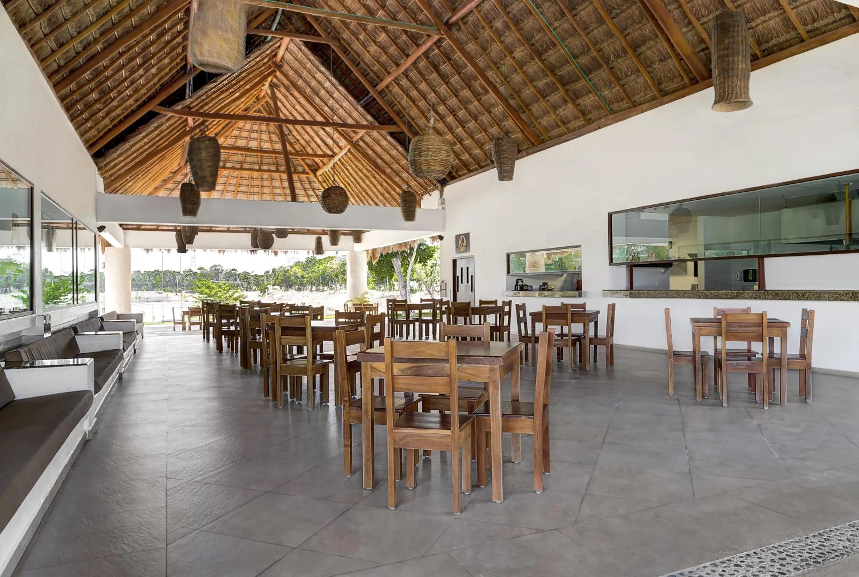 Restaurant/places to eat in Mayan Water Hotel