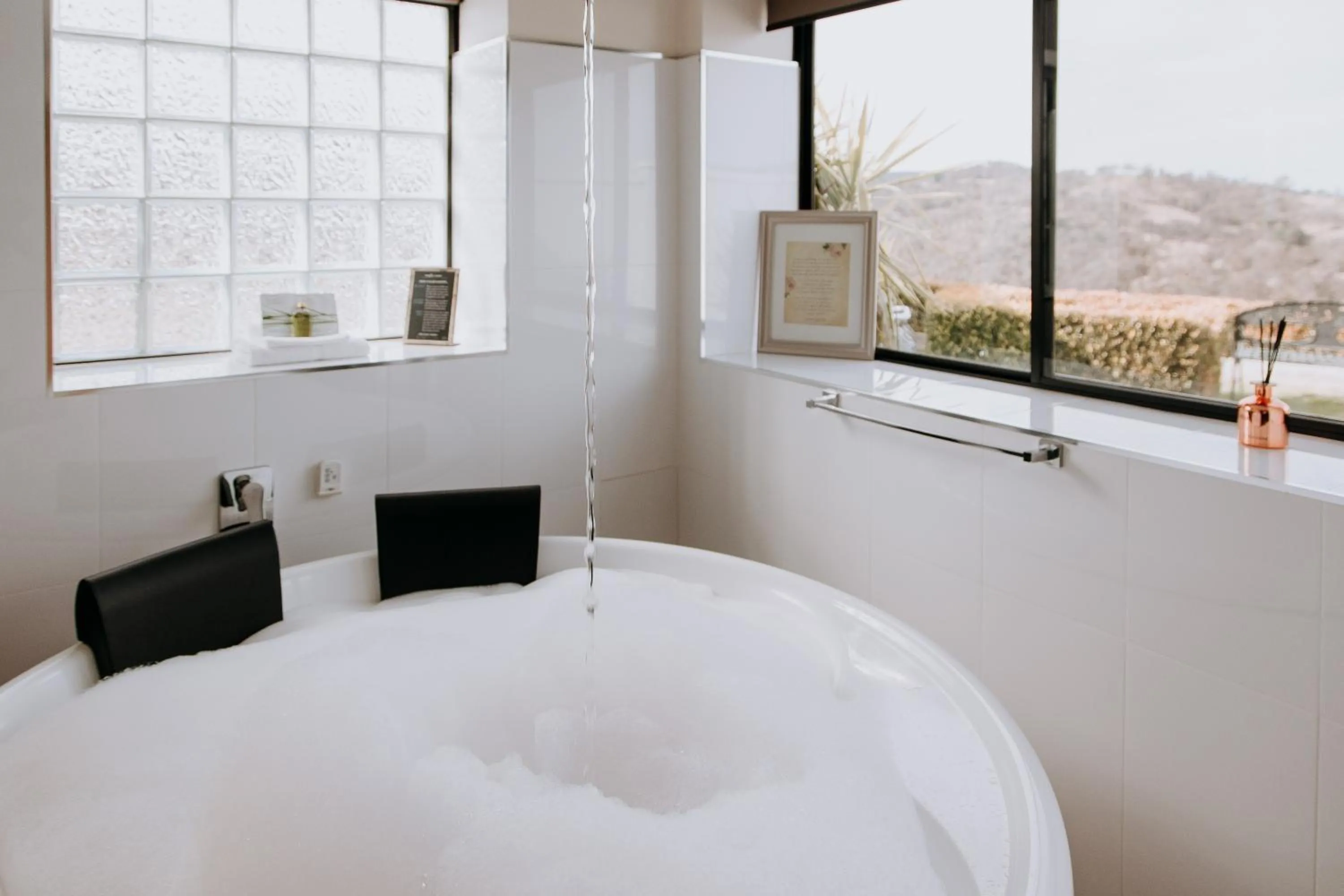 Hot Tub in Eagle View Escape