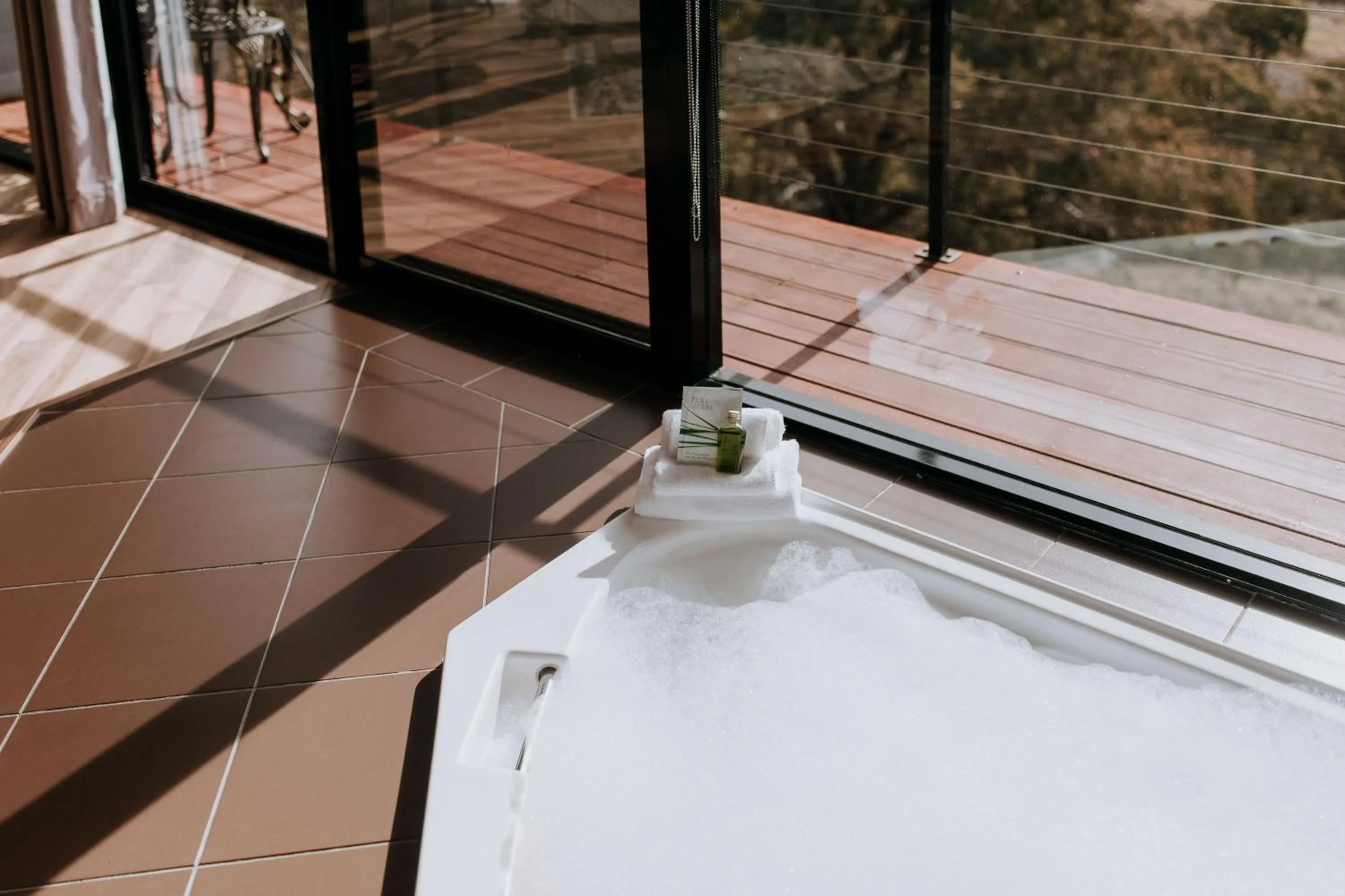 Hot Tub in Eagle View Escape