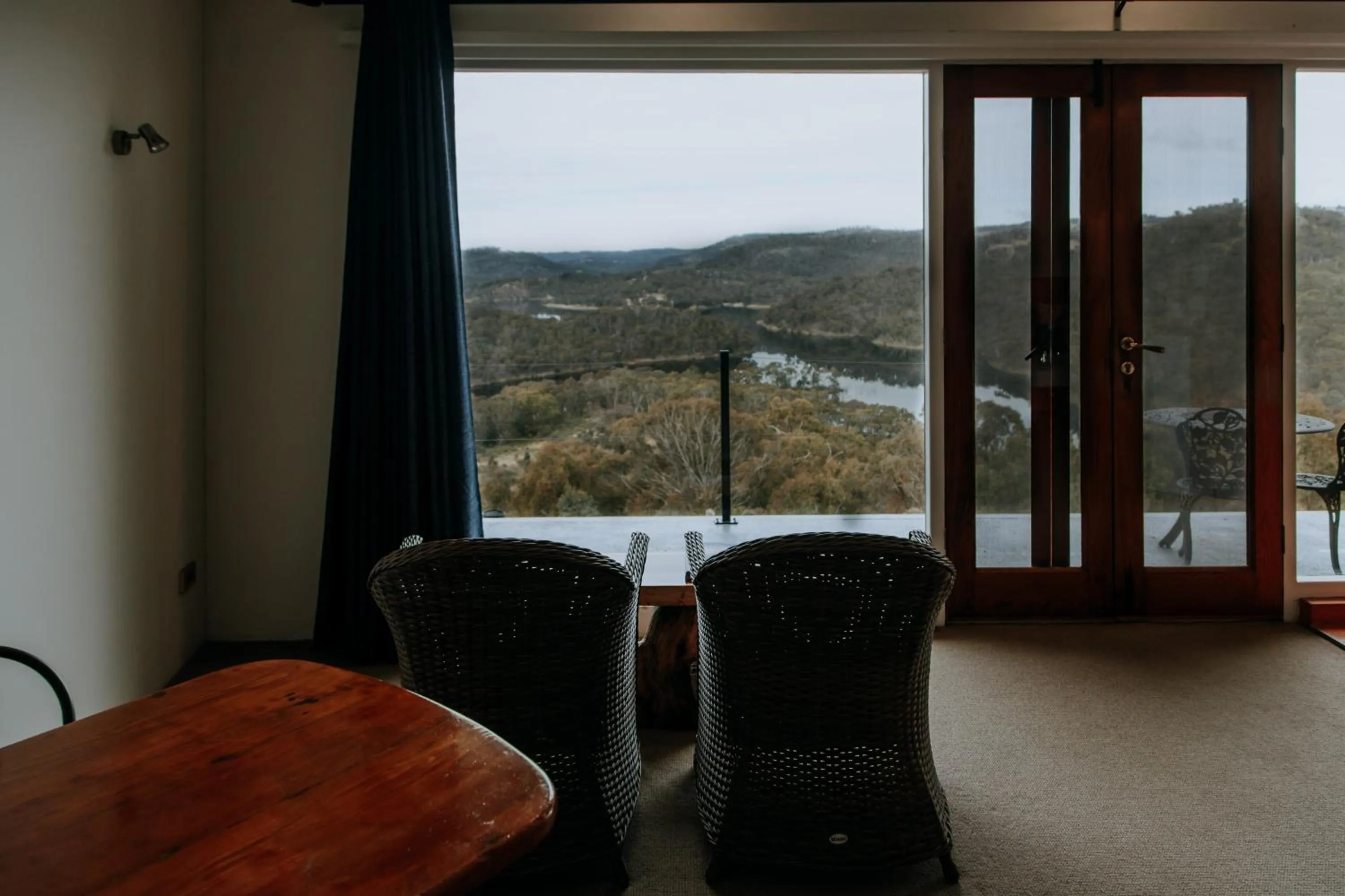 Lake view in Eagle View Escape