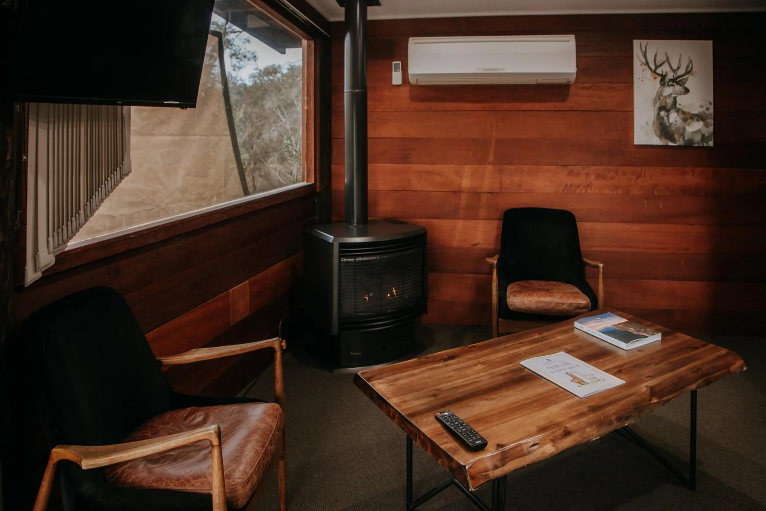 Living room in Eagle View Escape