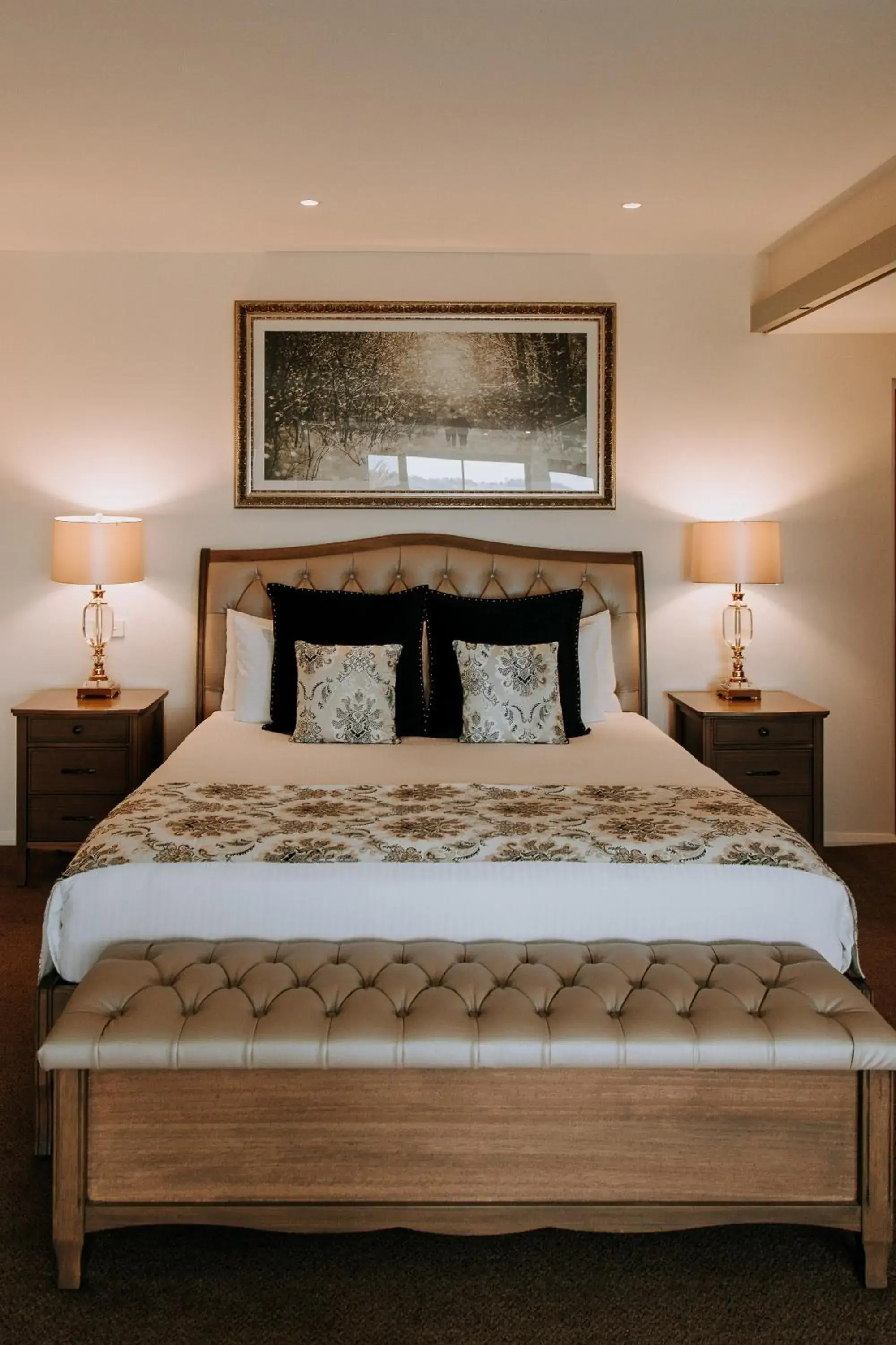 Bed in Eagle View Escape Bed in Eagle View Escape