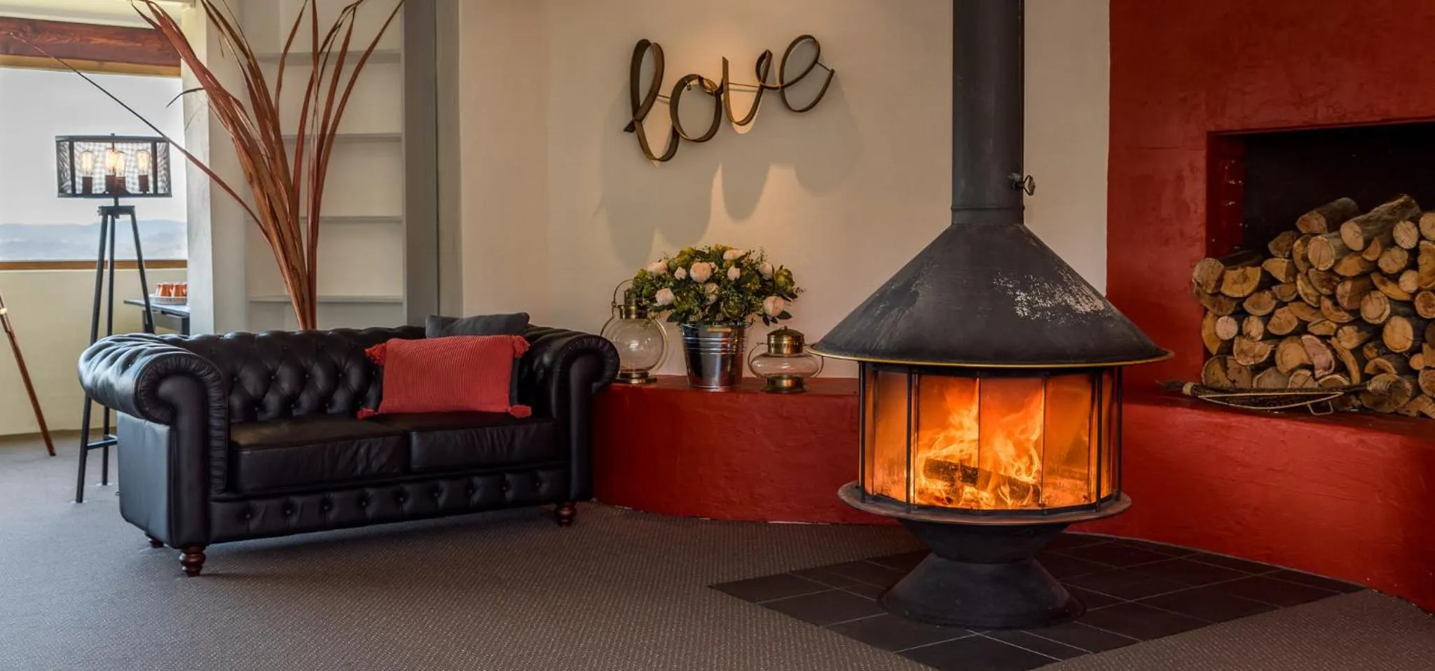 Communal lounge/ TV room in Eagle View Escape