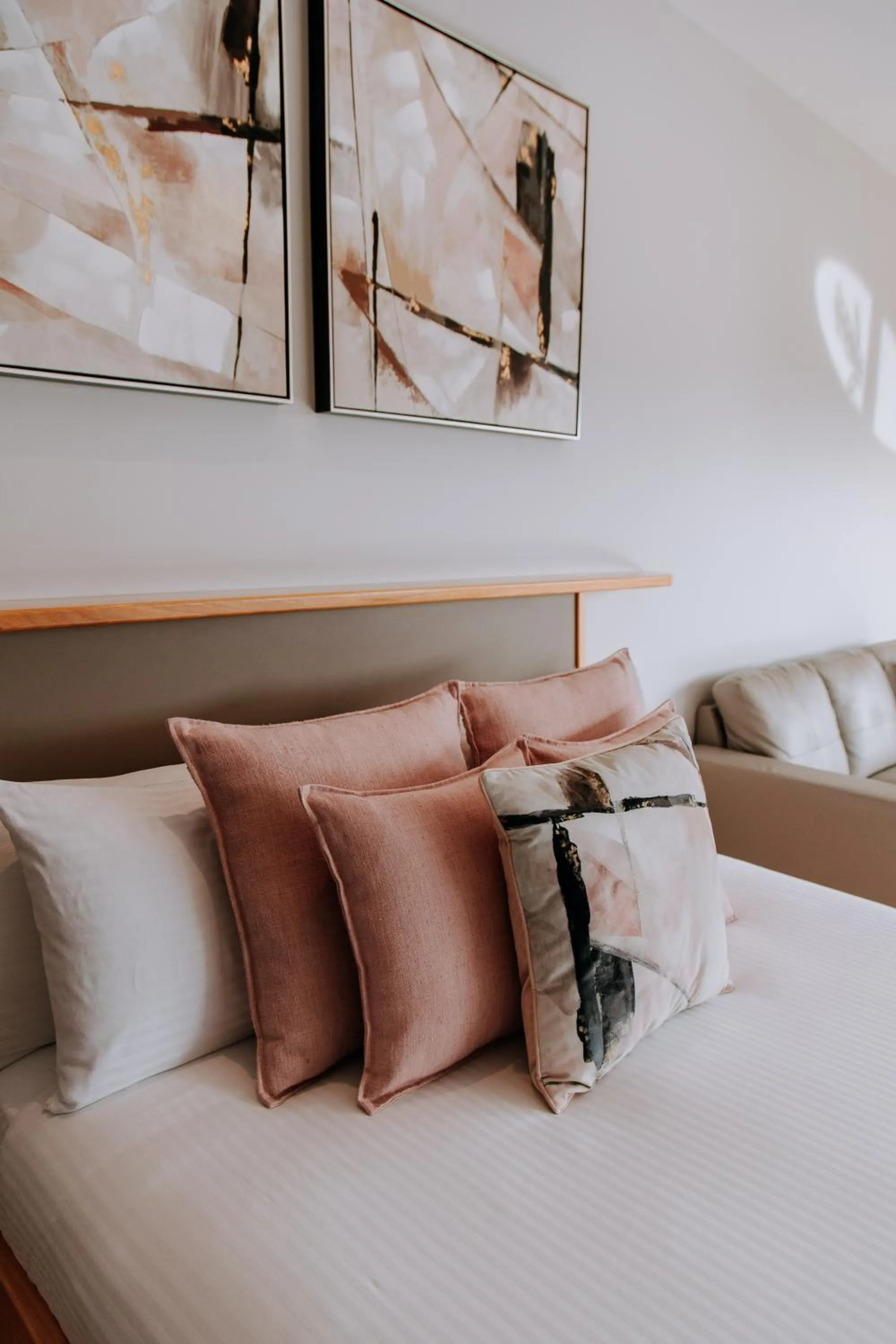 Bed in Eagle View Escape