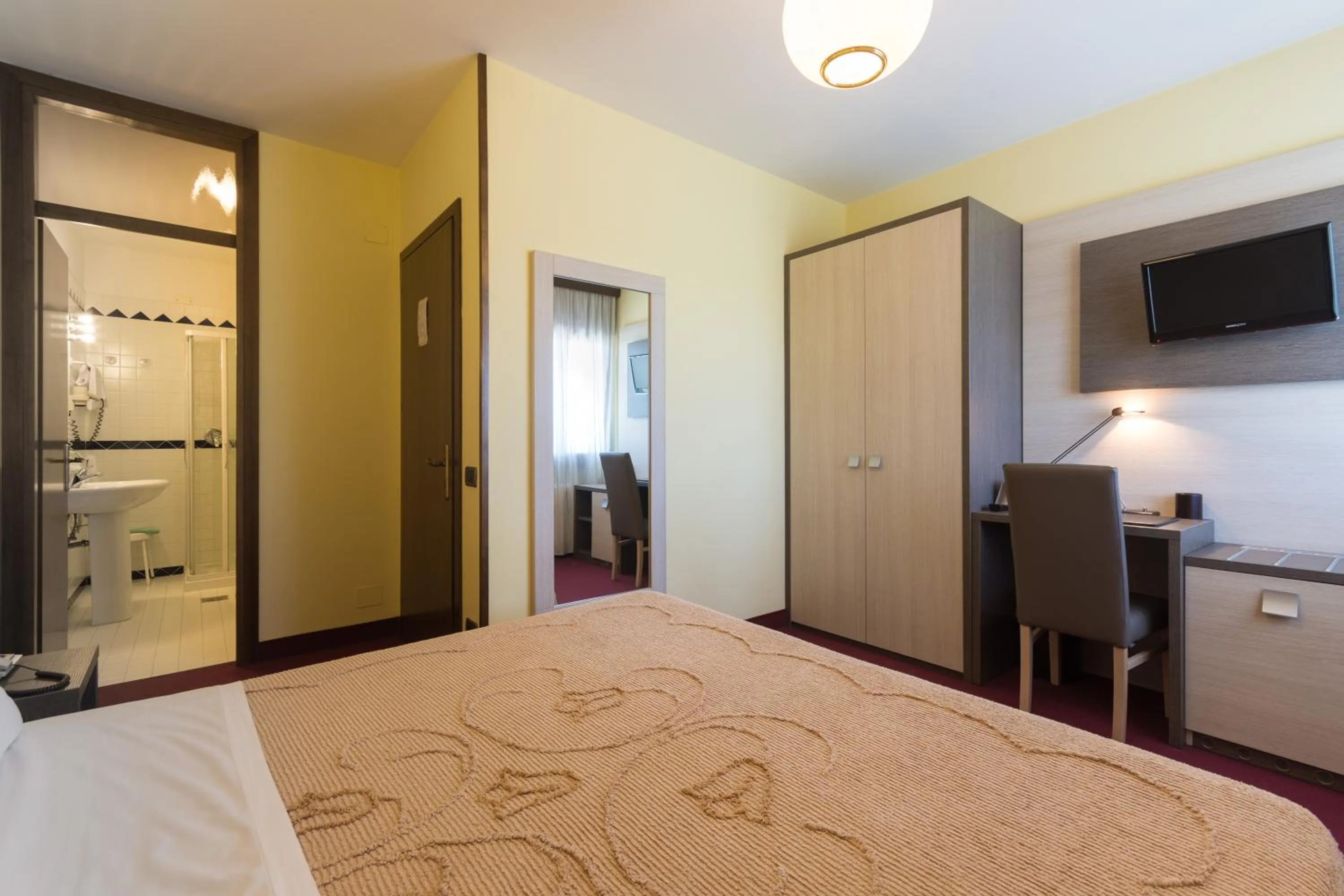 Bed in Park Hotel Ristorante Ca' Bianca