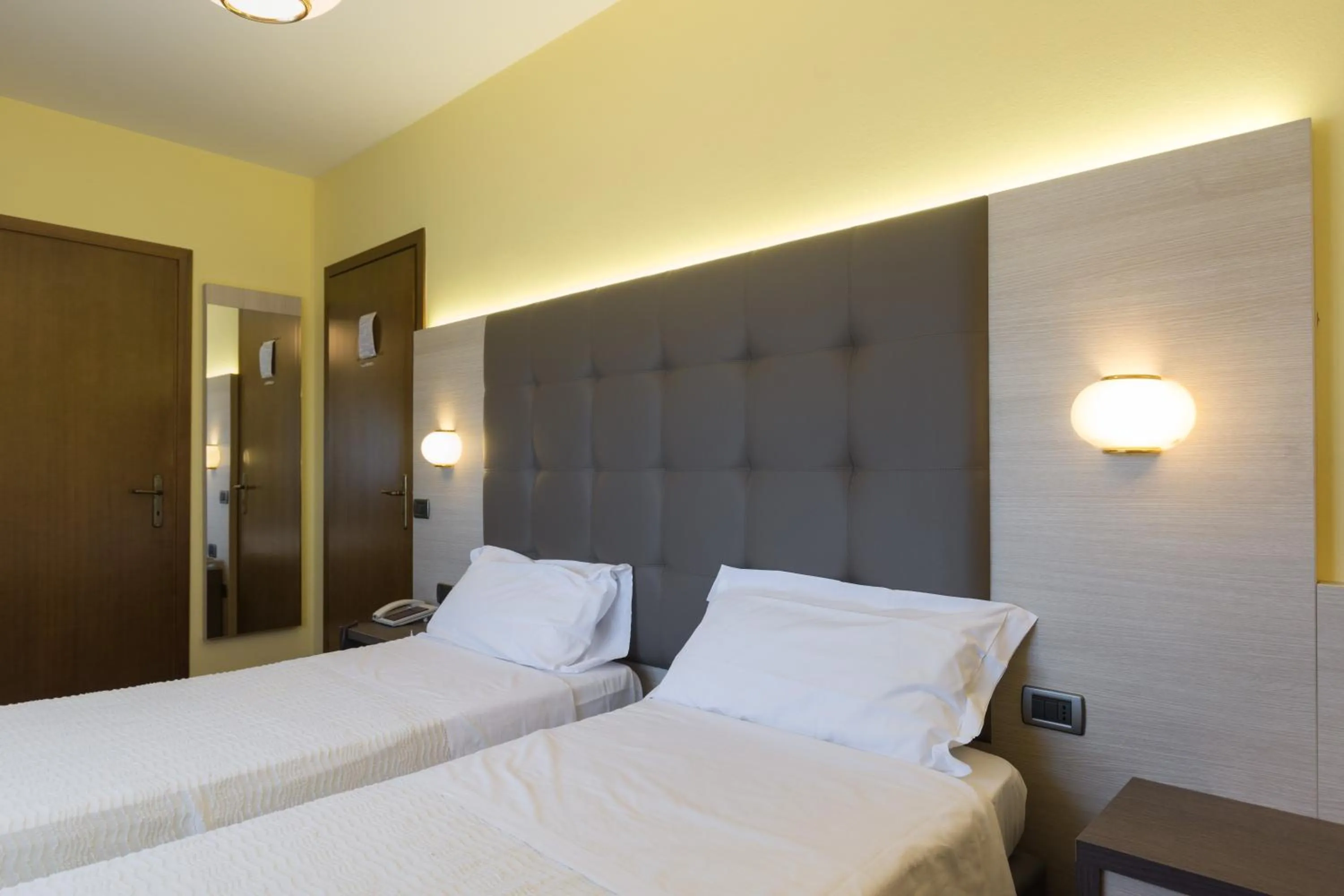 Bed in Park Hotel Ristorante Ca' Bianca