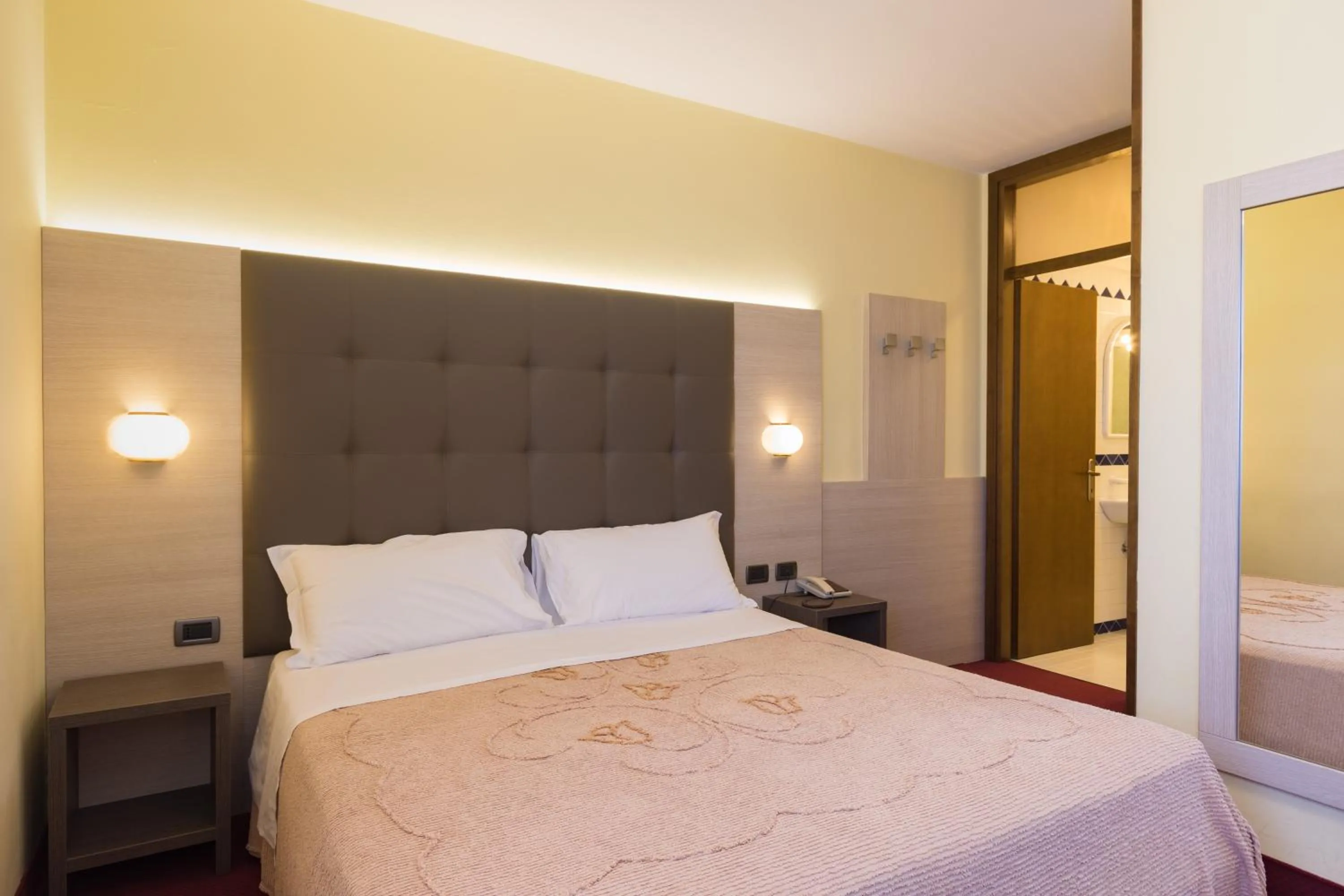 Bed in Park Hotel Ristorante Ca' Bianca