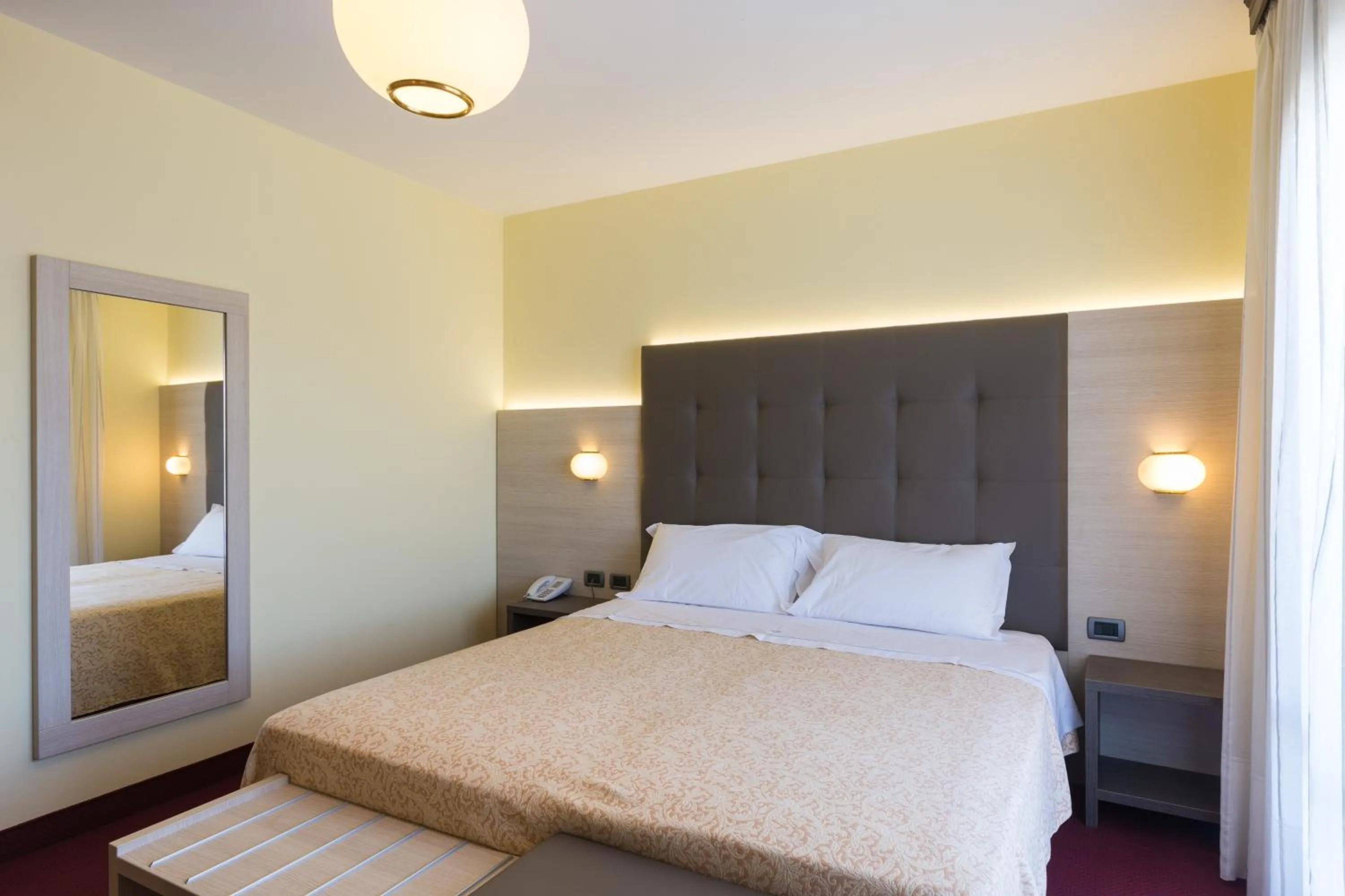 Bed in Park Hotel Ristorante Ca' Bianca