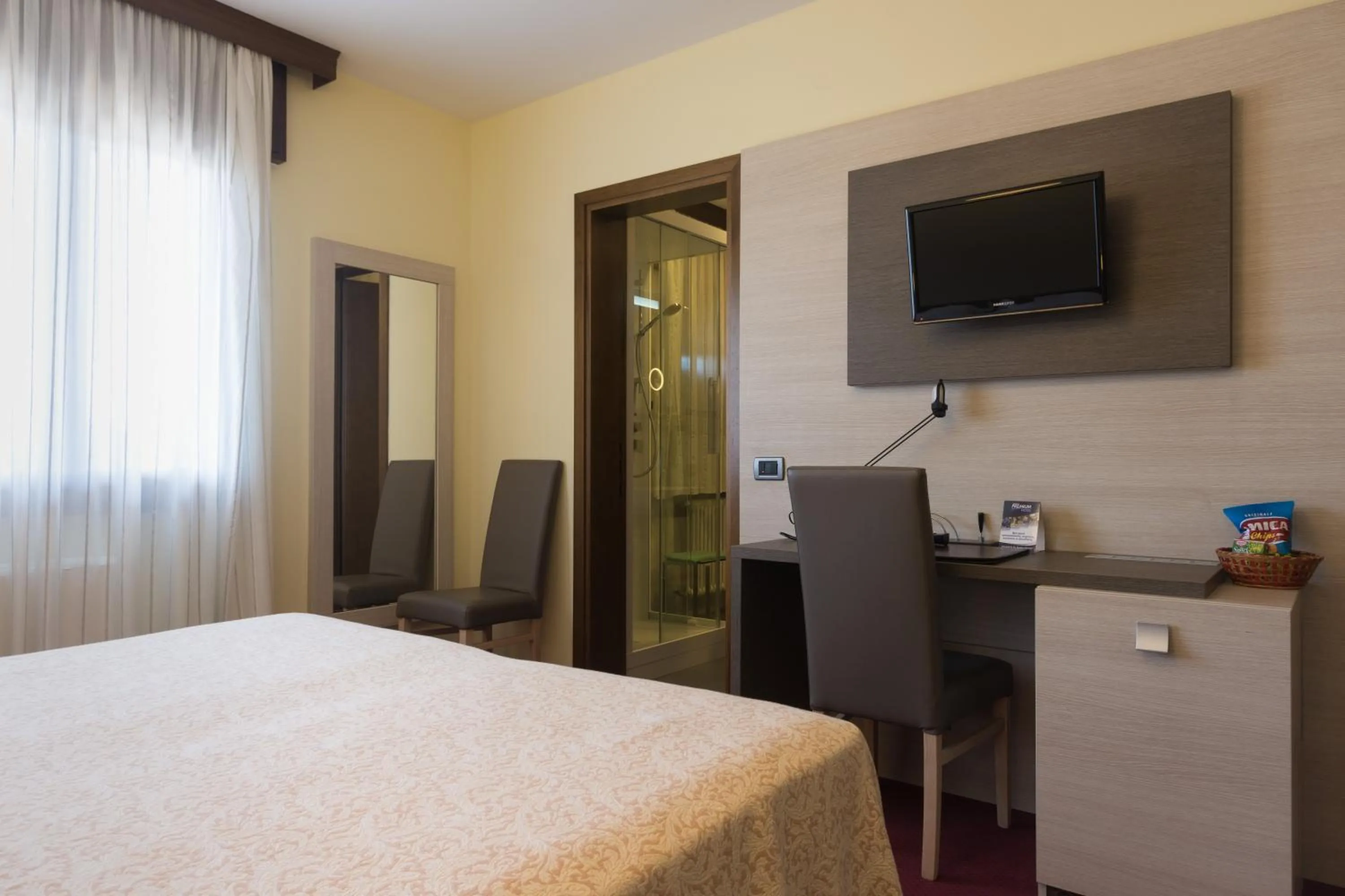 Bed in Park Hotel Ristorante Ca' Bianca