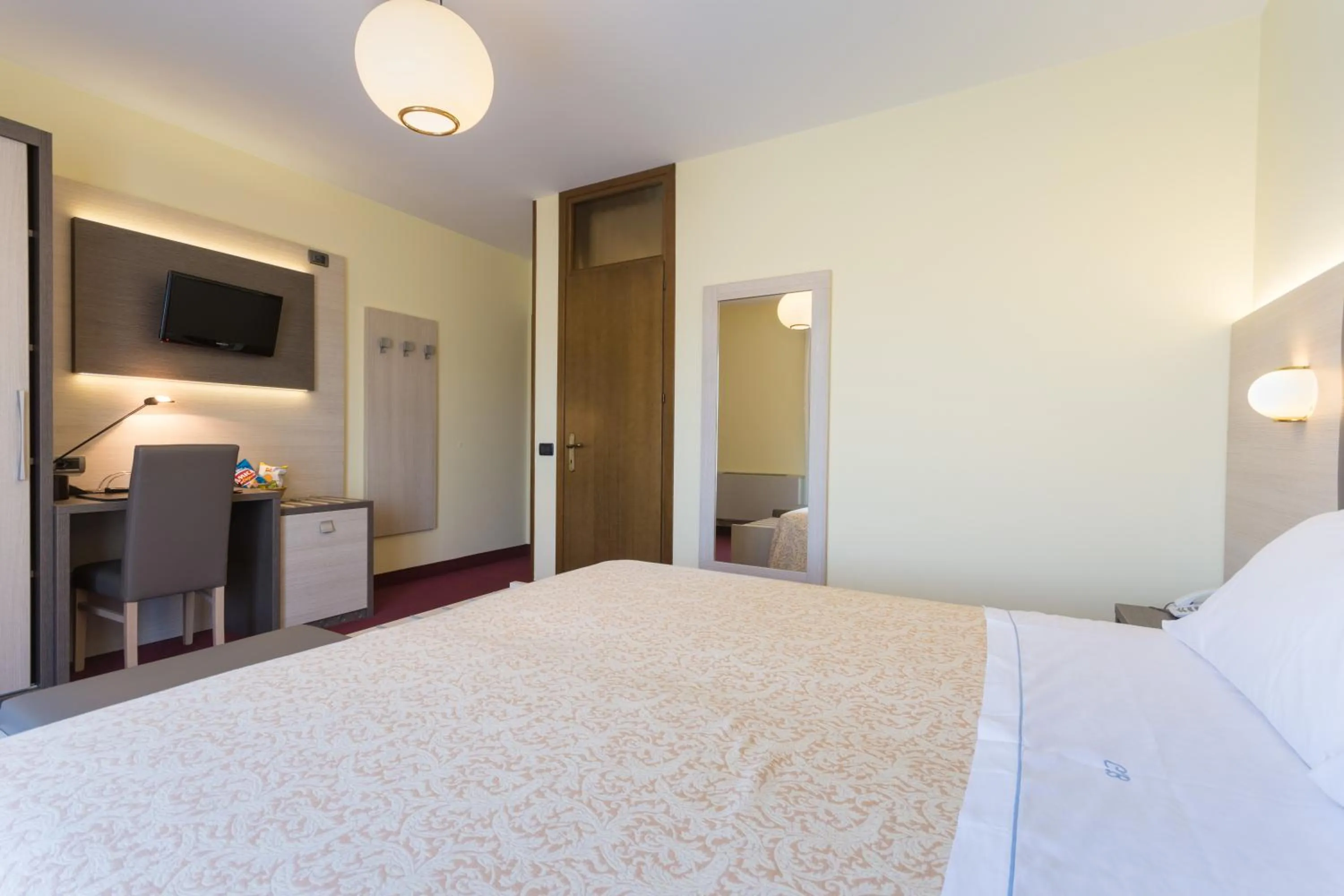 Bed in Park Hotel Ristorante Ca' Bianca