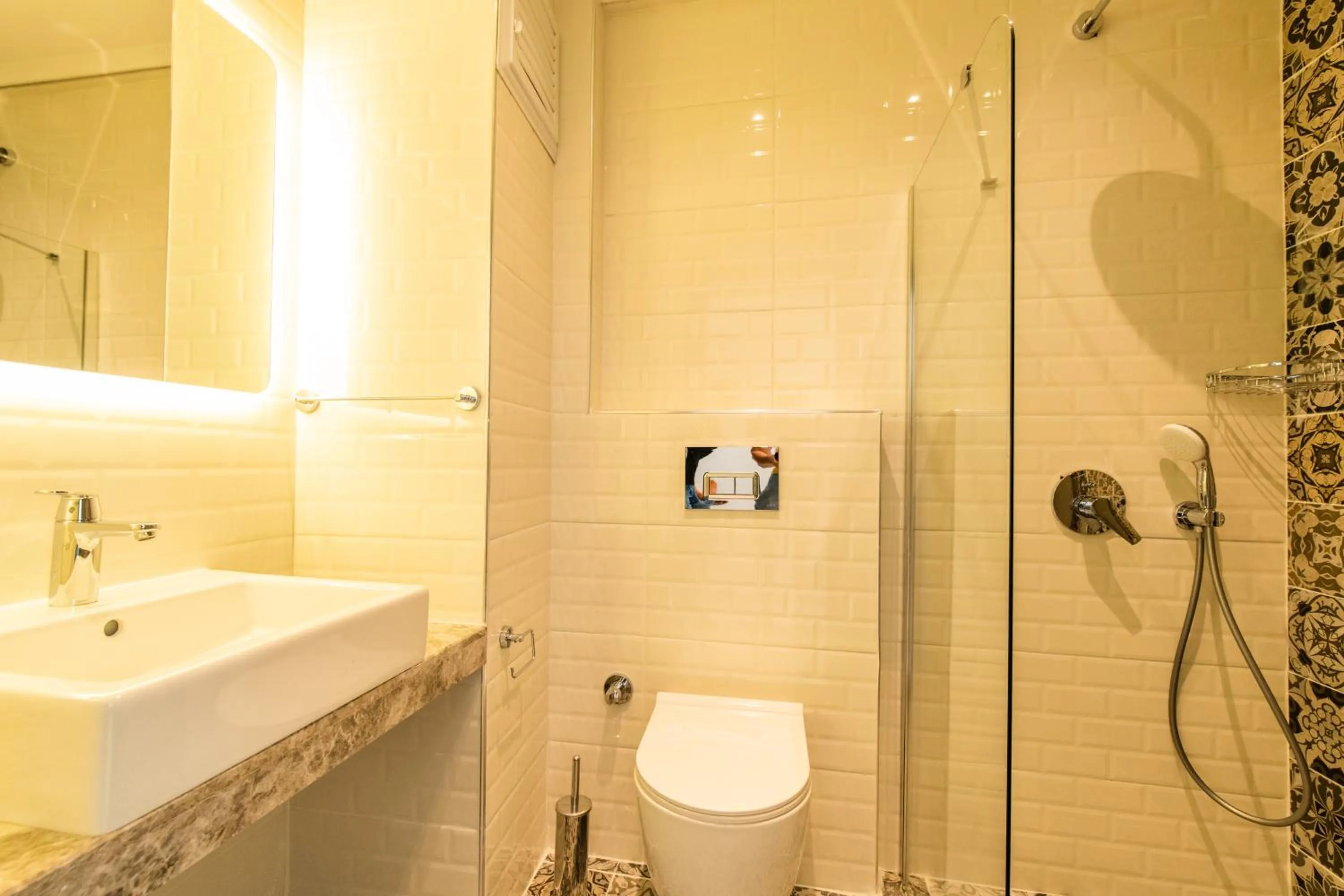 Shower in Leonis Hotel