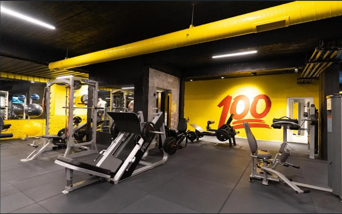 Fitness centre/facilities in Leonis Hotel