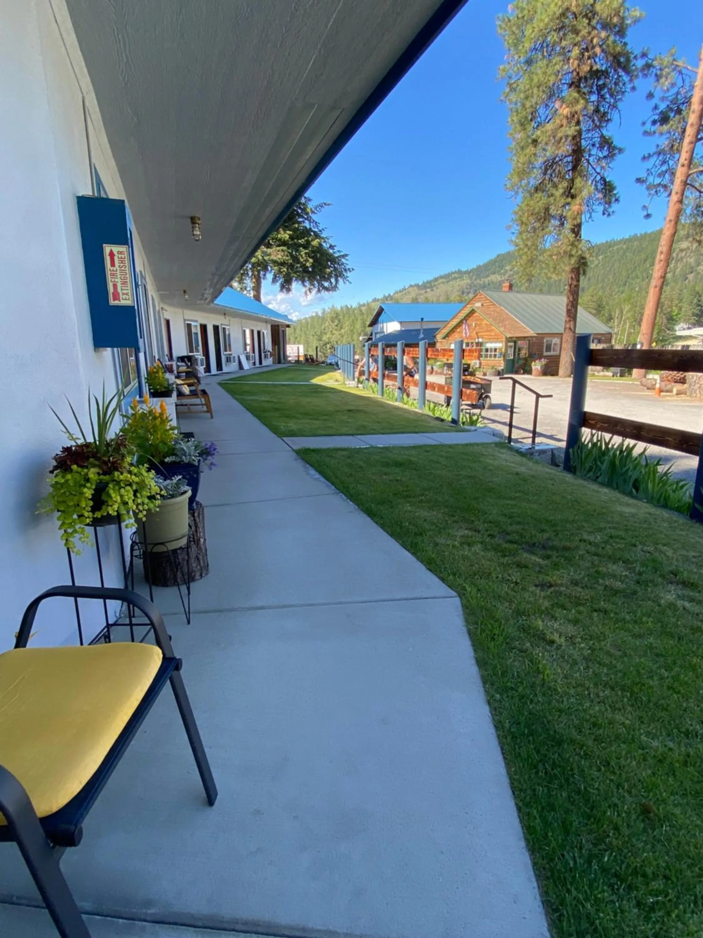 Columbia Point Resort