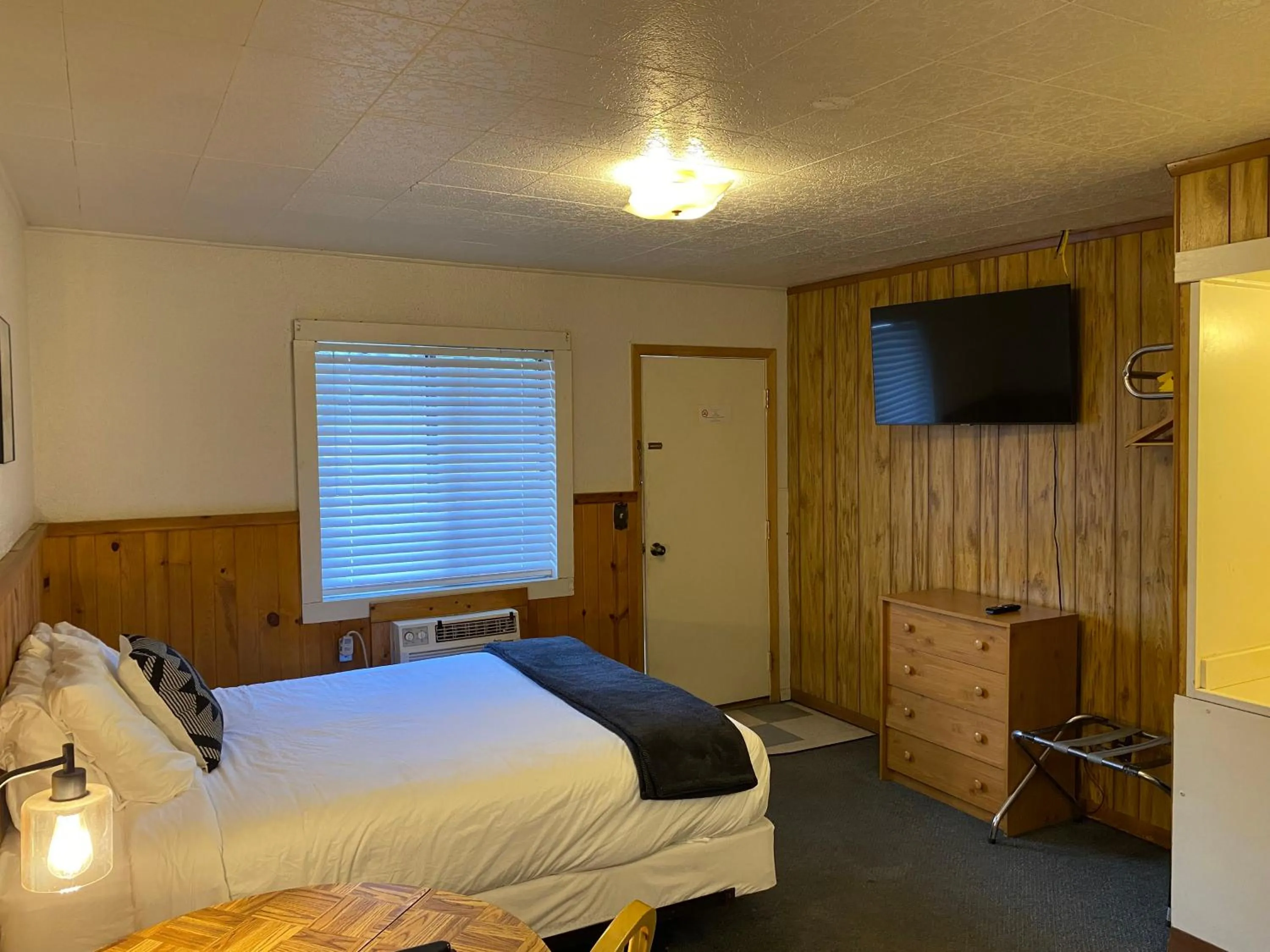 Queen Studio in Columbia Point Resort