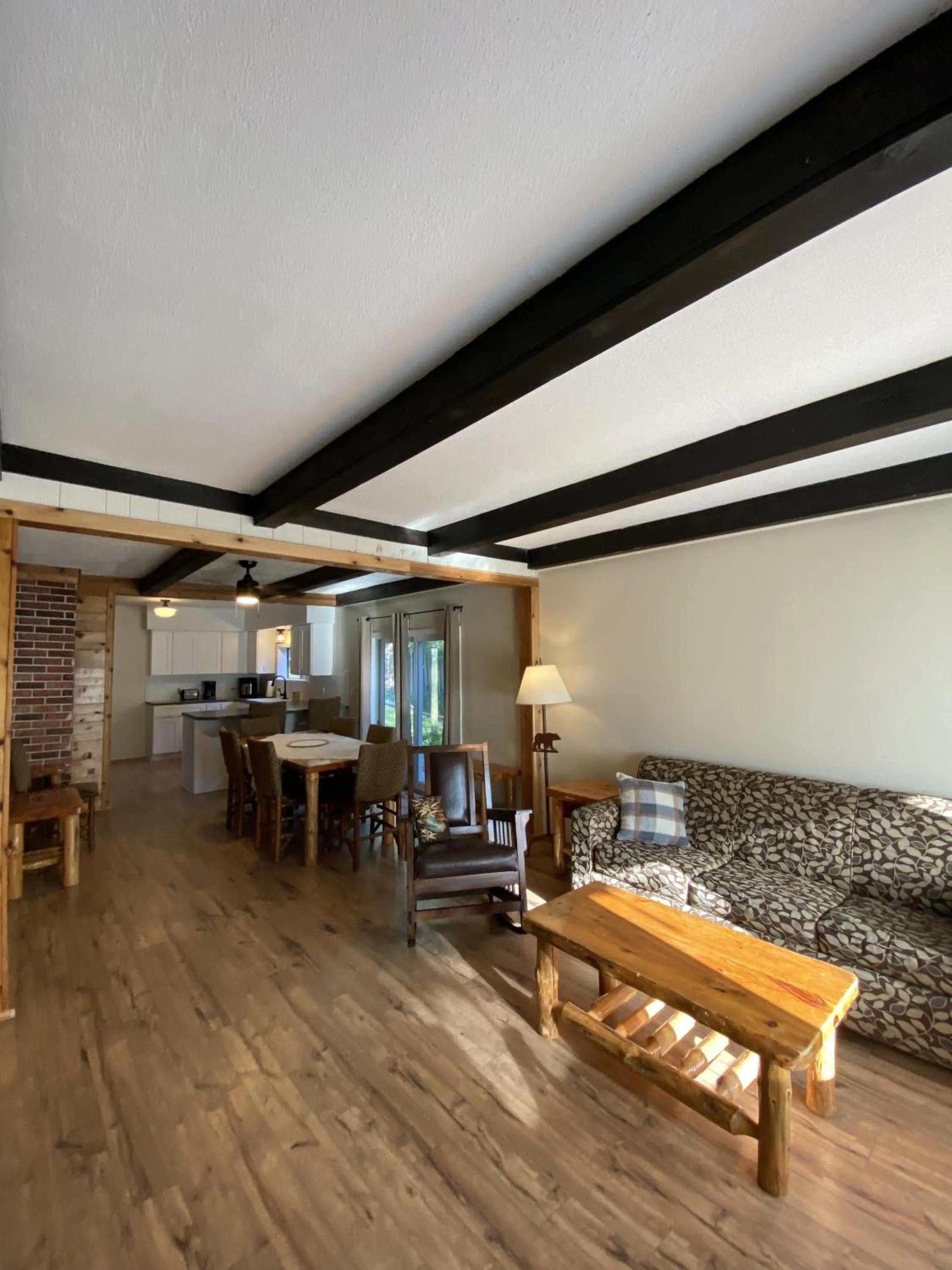 Living room in Columbia Point Resort