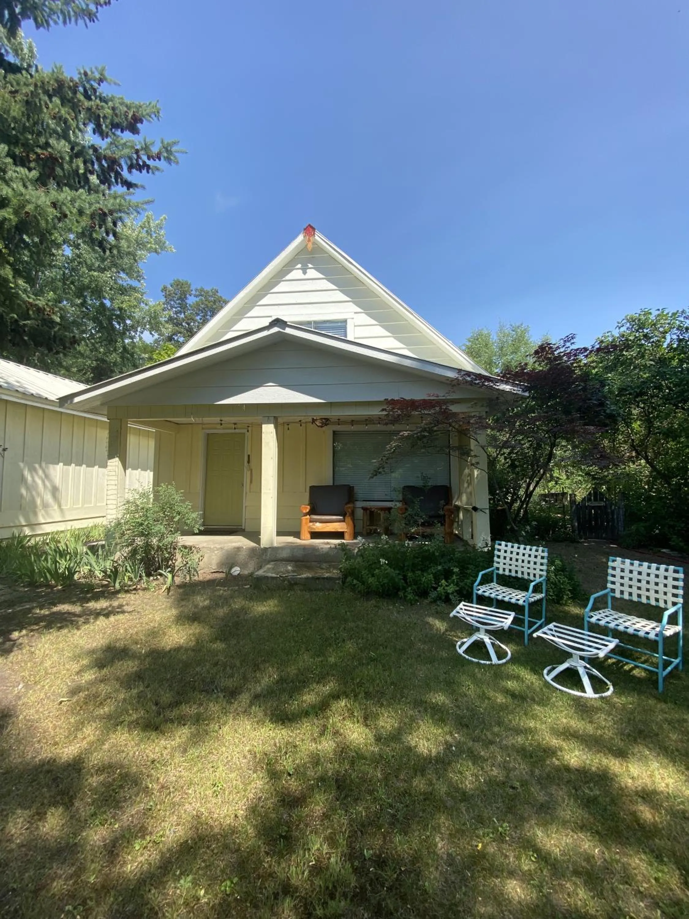 Columbia Point Resort