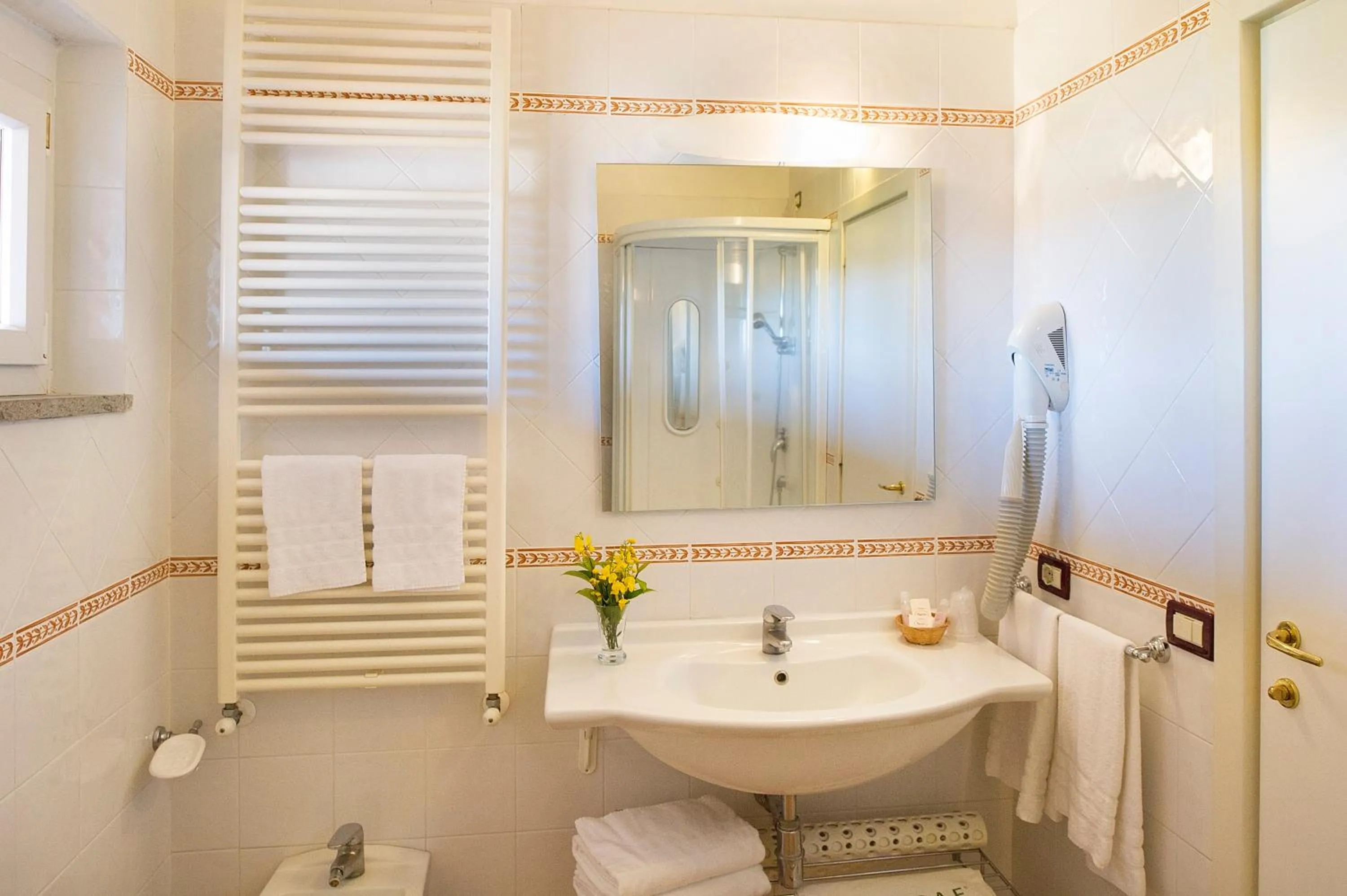 Bathroom in Fattoria La Principina Hotel & Congress