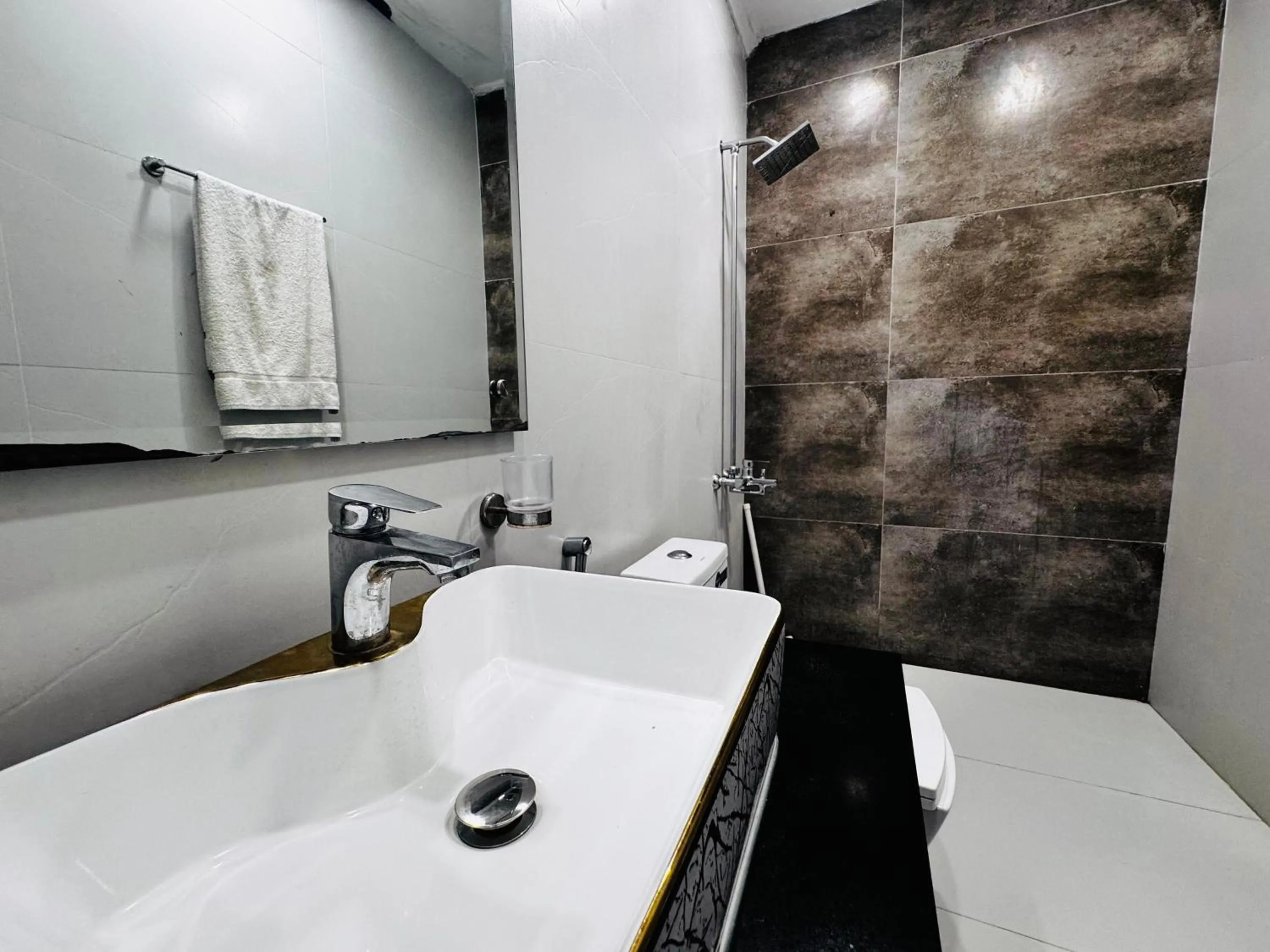 Bathroom in OXVUE Boutique Hotel