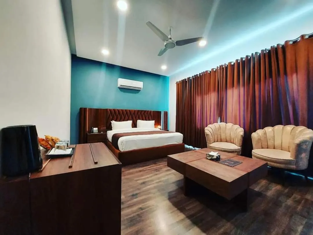 Bedroom, Bed in OXVUE Boutique Hotel