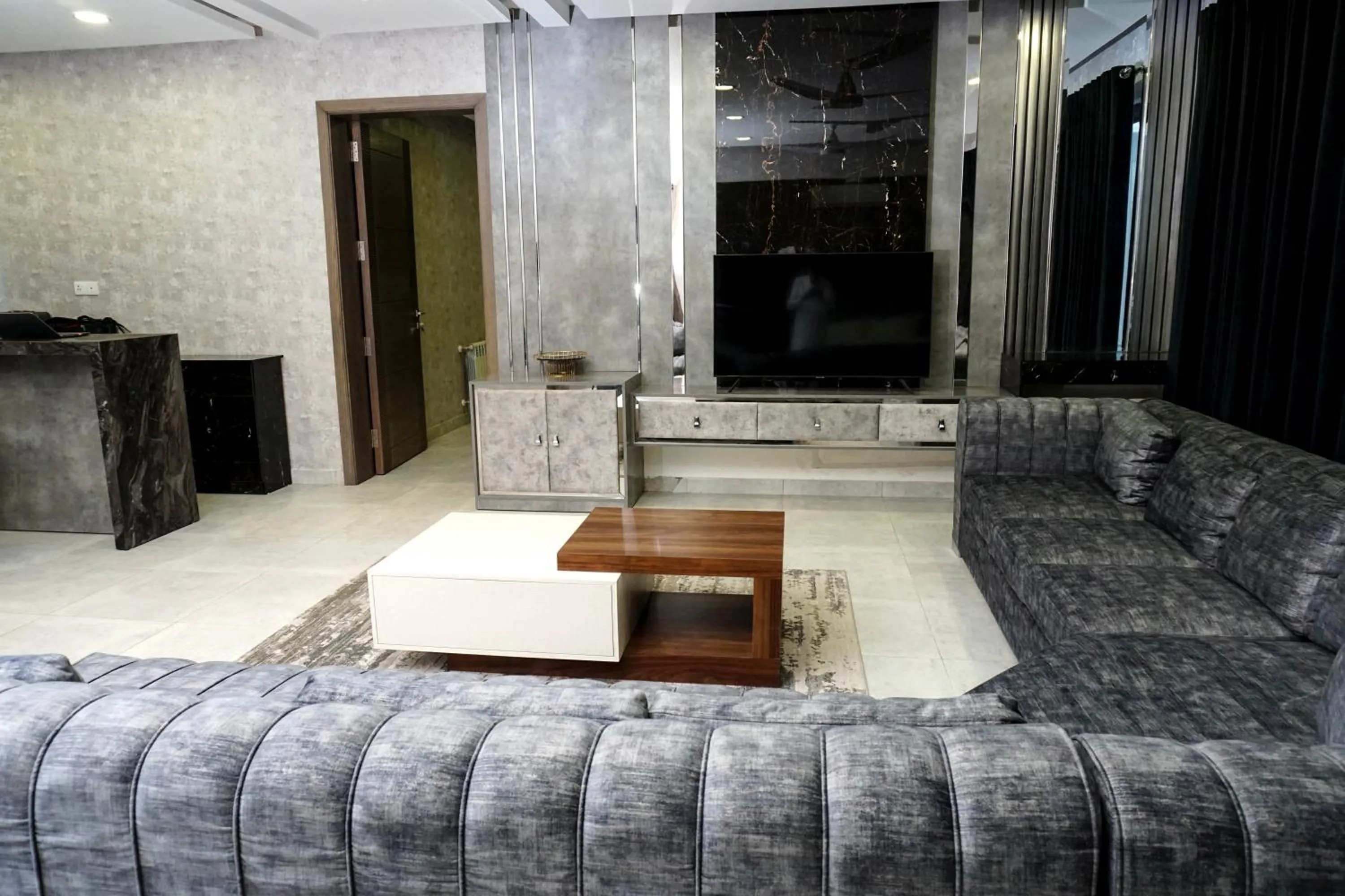 Living room in OXVUE Boutique Hotel