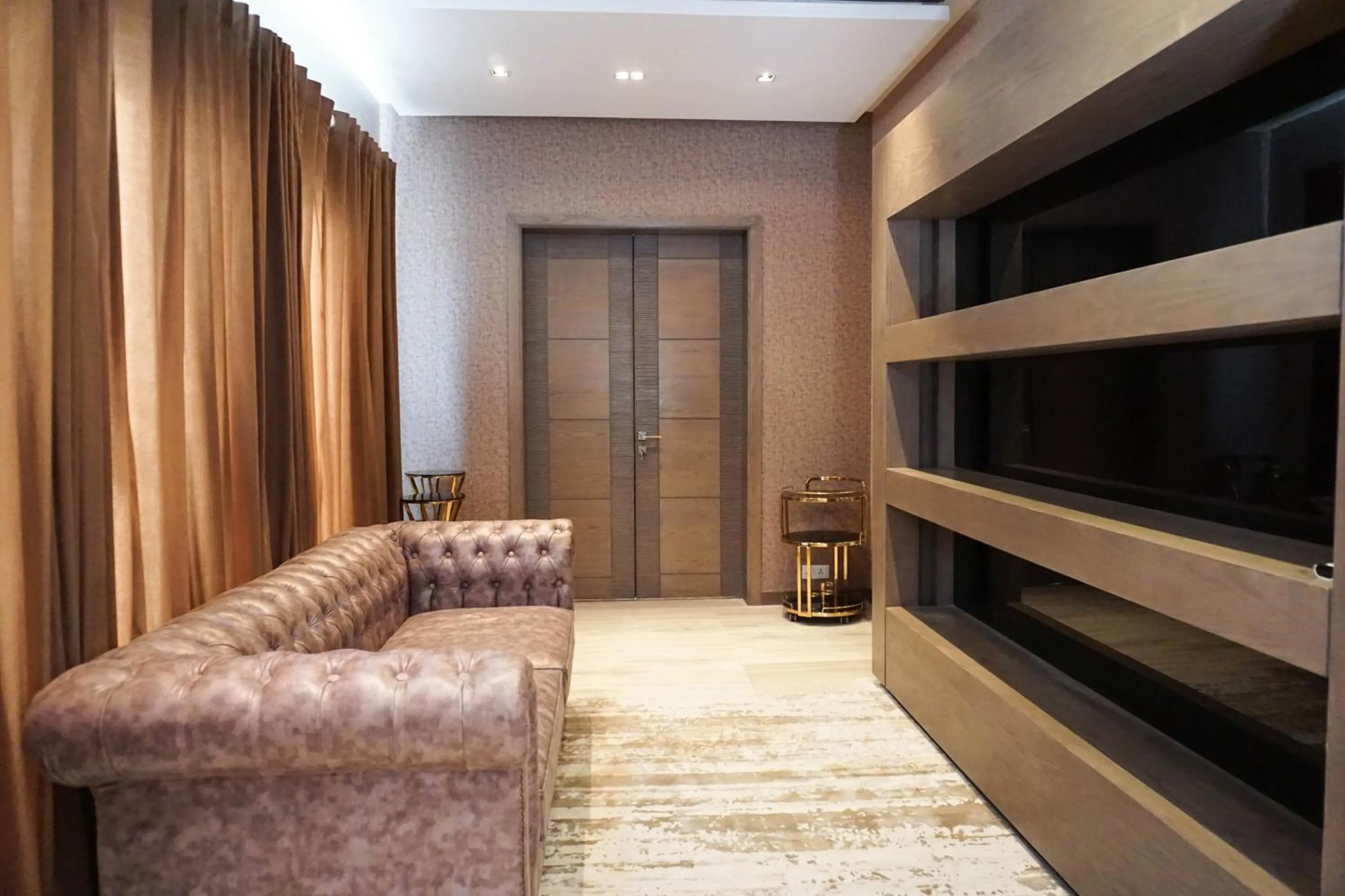 Lounge or bar in OXVUE Boutique Hotel