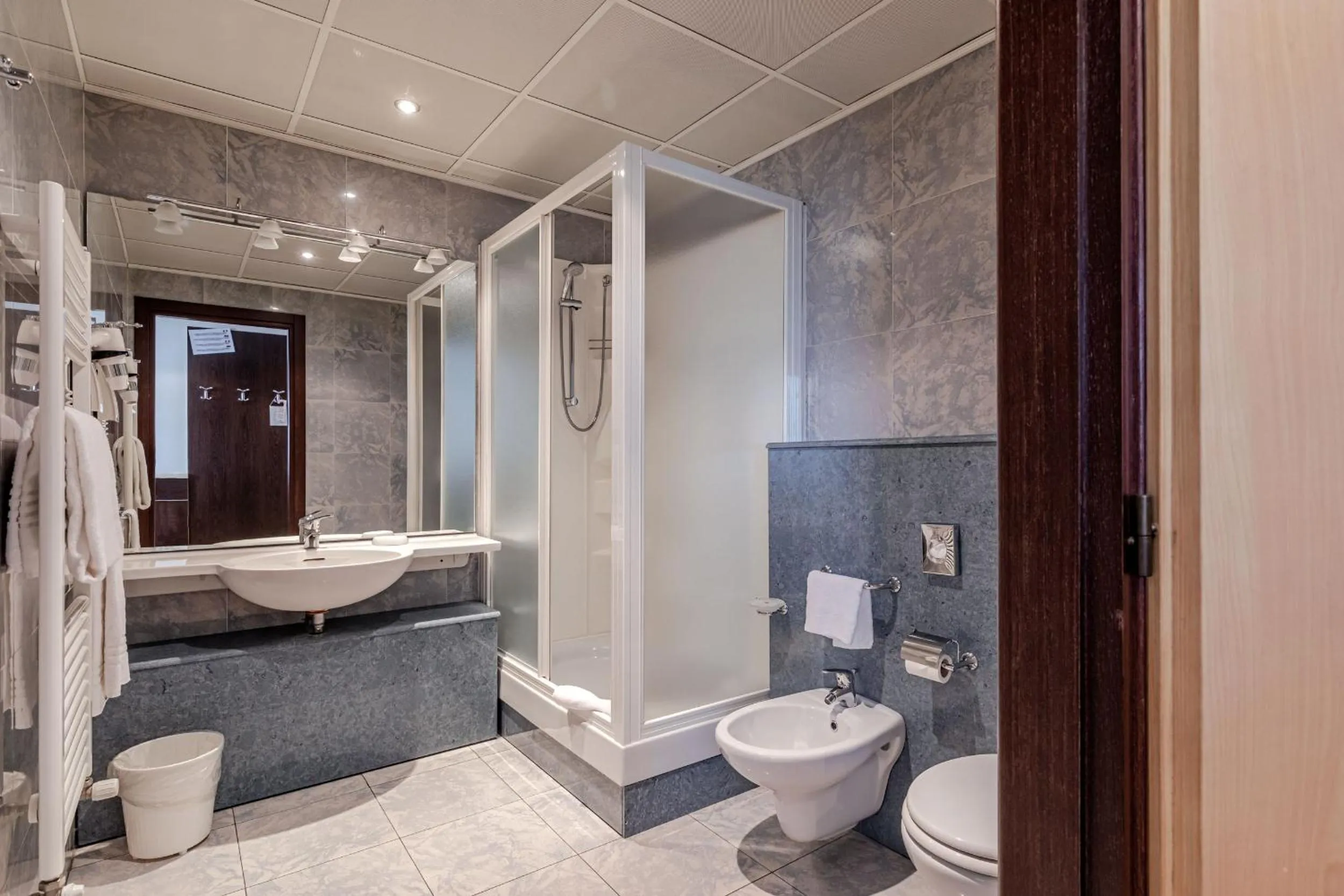 Shower in LVG Hotel Collection - Al Mulino