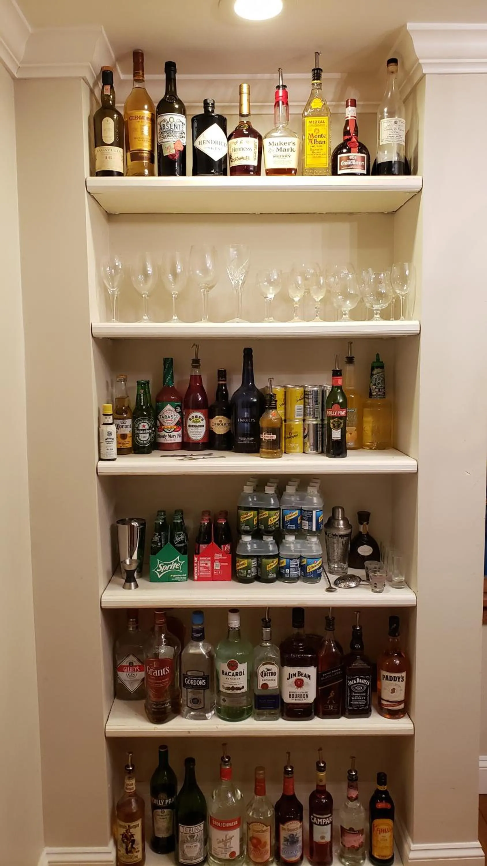 Lounge or bar in Come As You Are Inn LLC