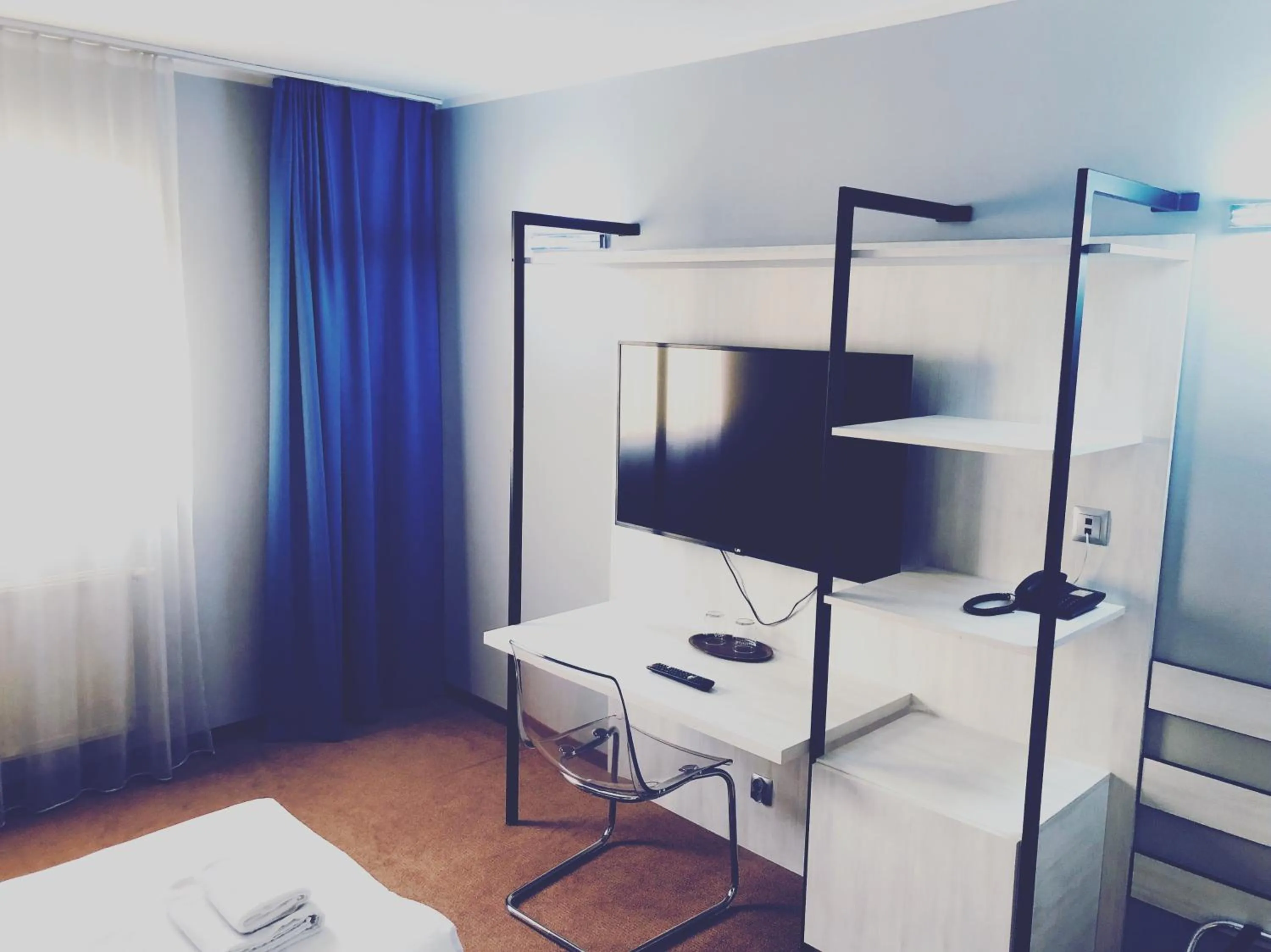 Communal lounge/ TV room in H6 MAJOR ApartHotel Travel & Business, FREE PARKING