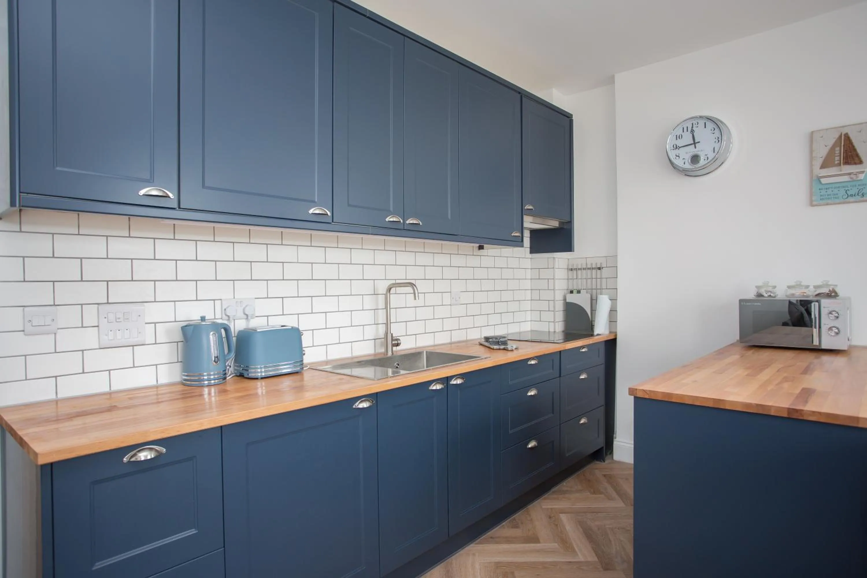 Lovely 3-Bedroom Apartment with Stunning Sea Views