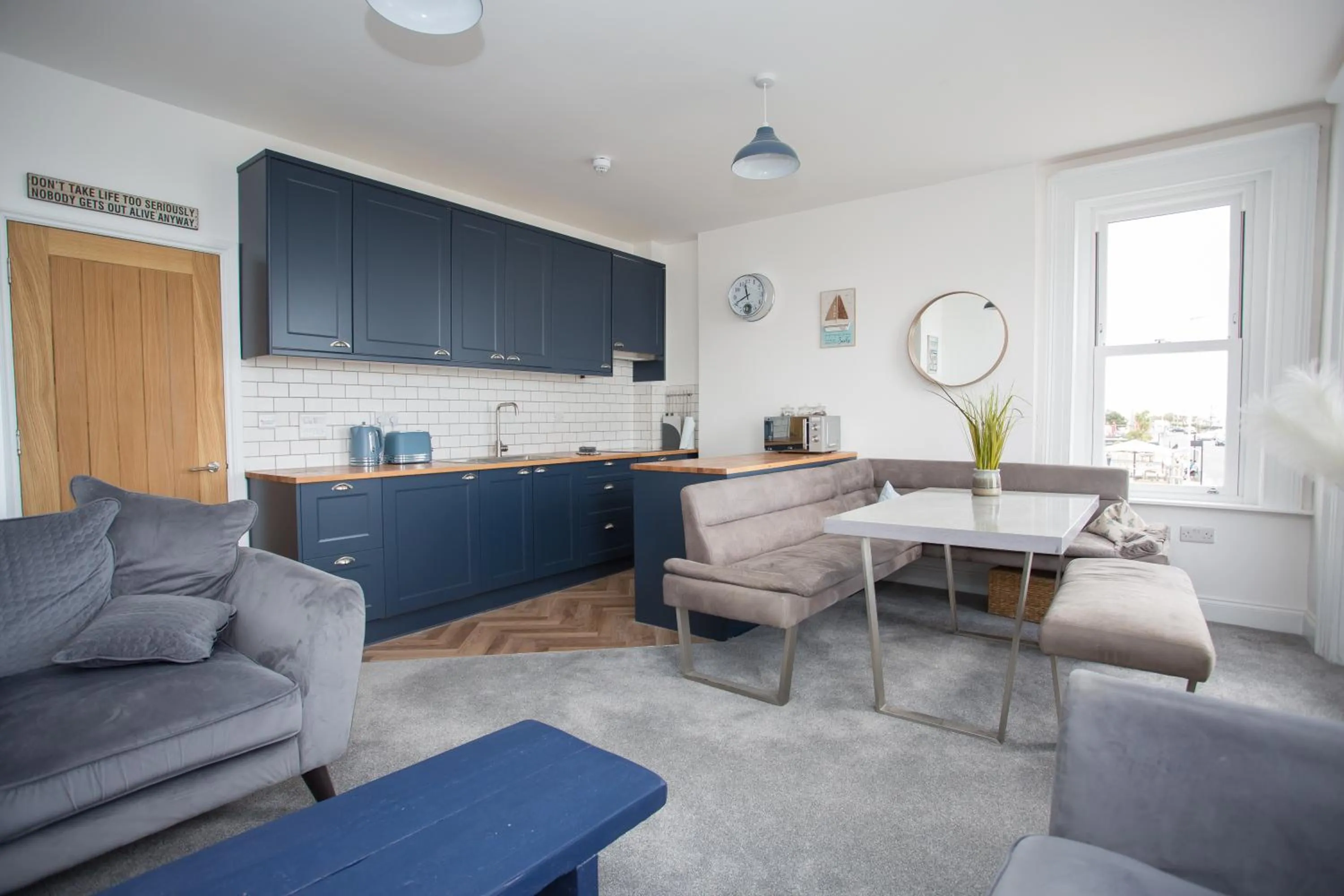 Lovely 3-Bedroom Apartment with Stunning Sea Views