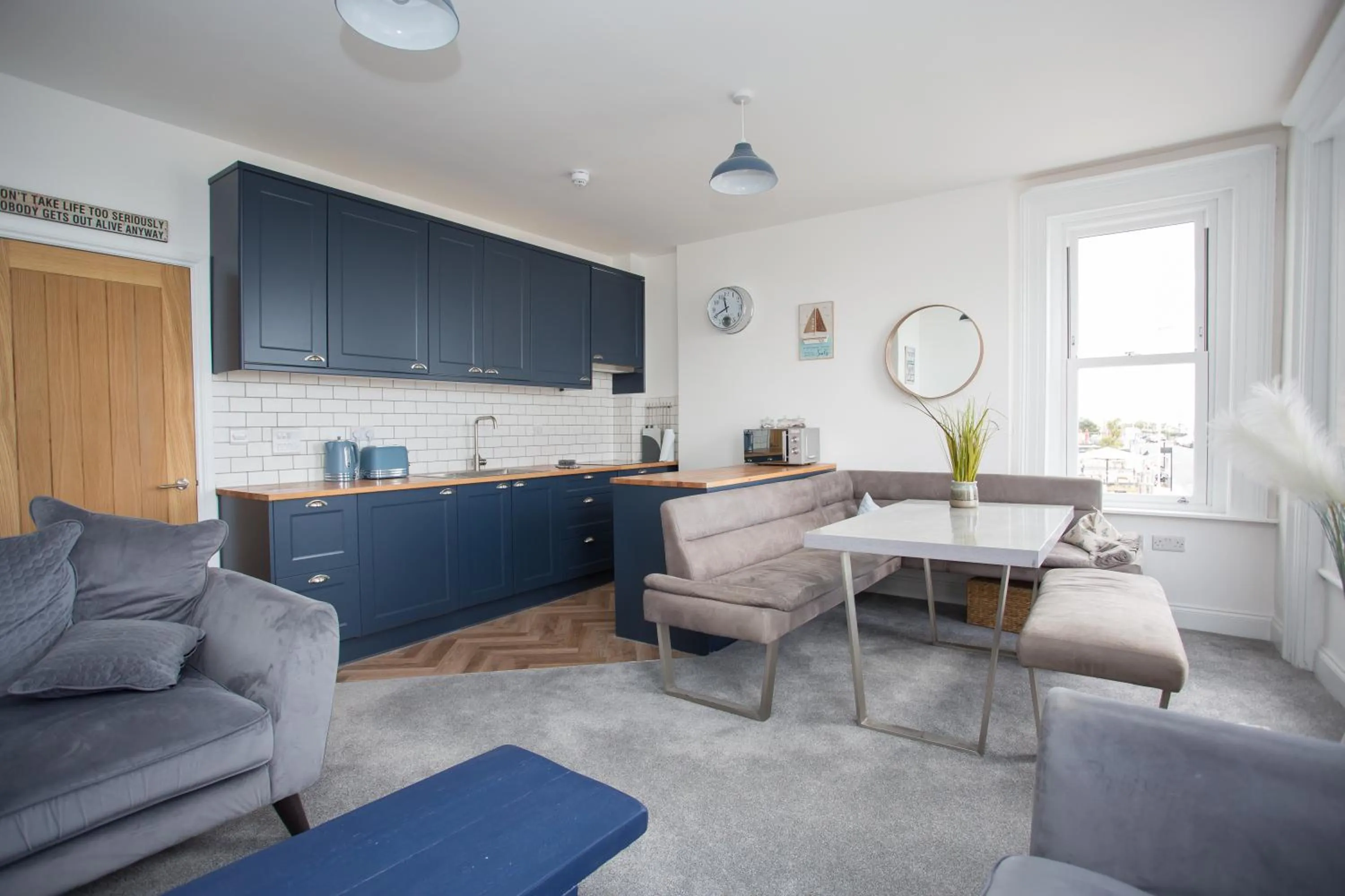 Lovely 3-Bedroom Apartment with Stunning Sea Views