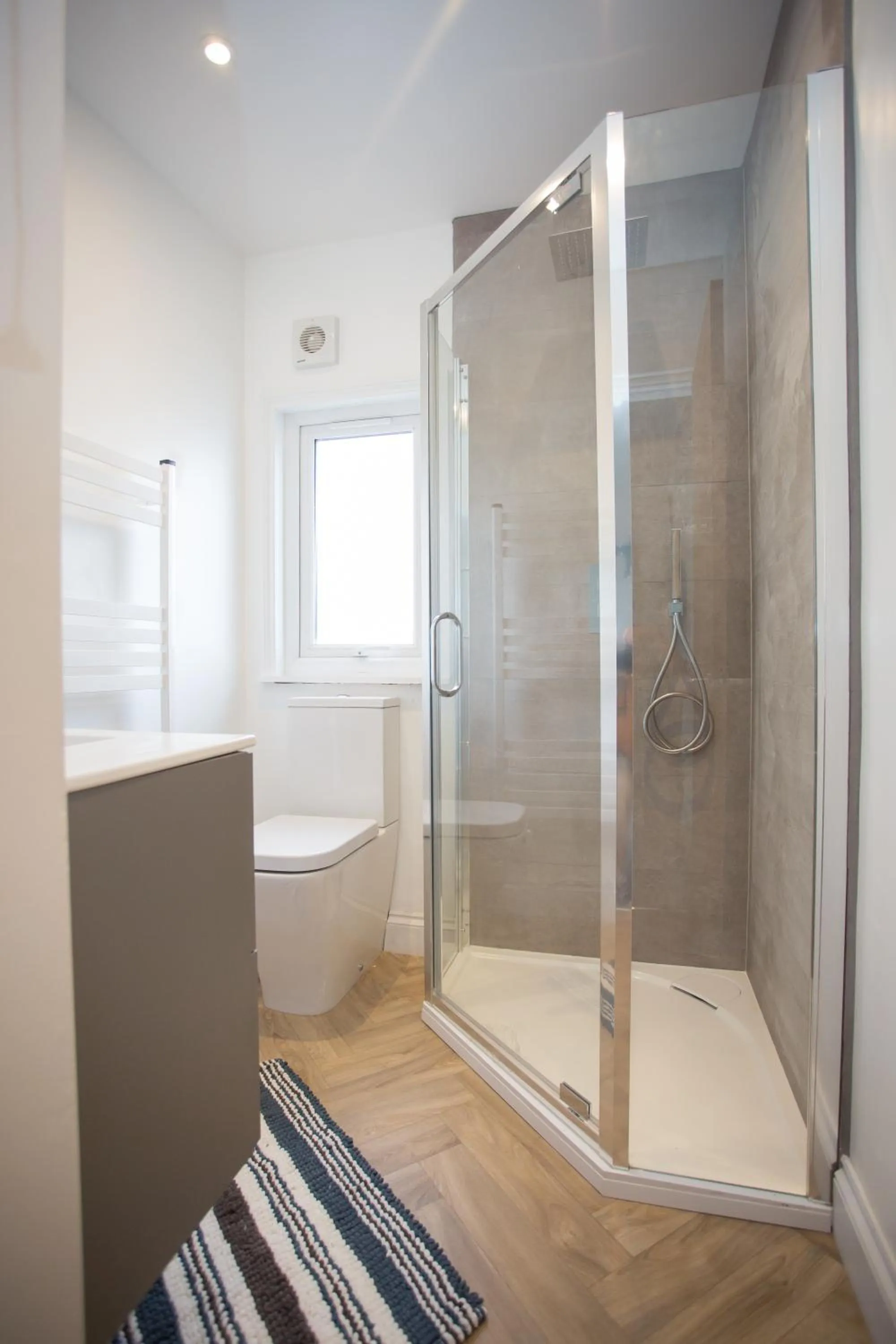 Lovely 3-Bedroom Apartment with Stunning Sea Views