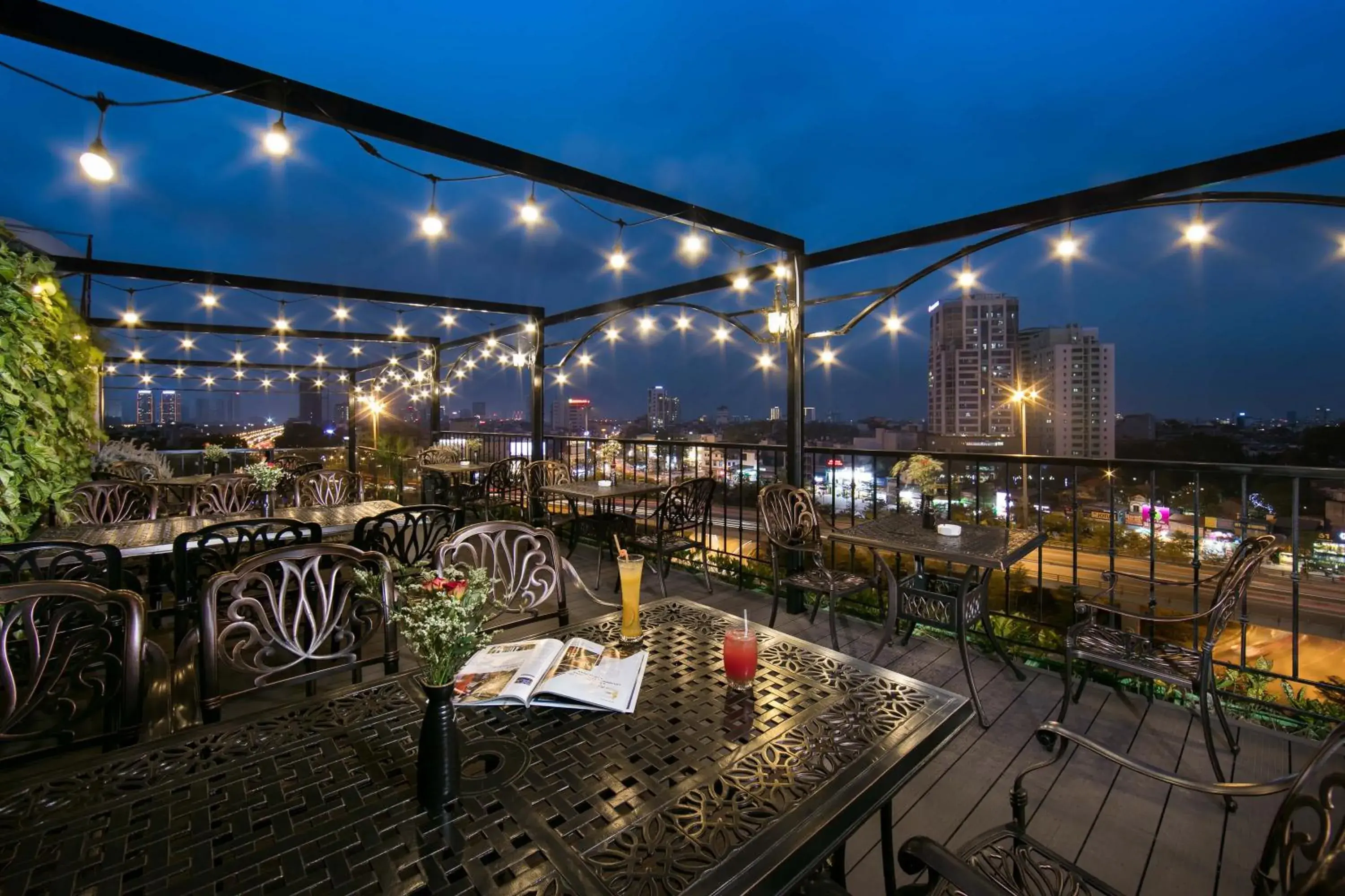 Property building in Sunny 22Land Residence Hotel 2 Property building in Sunny 22Land Residence Hotel 2