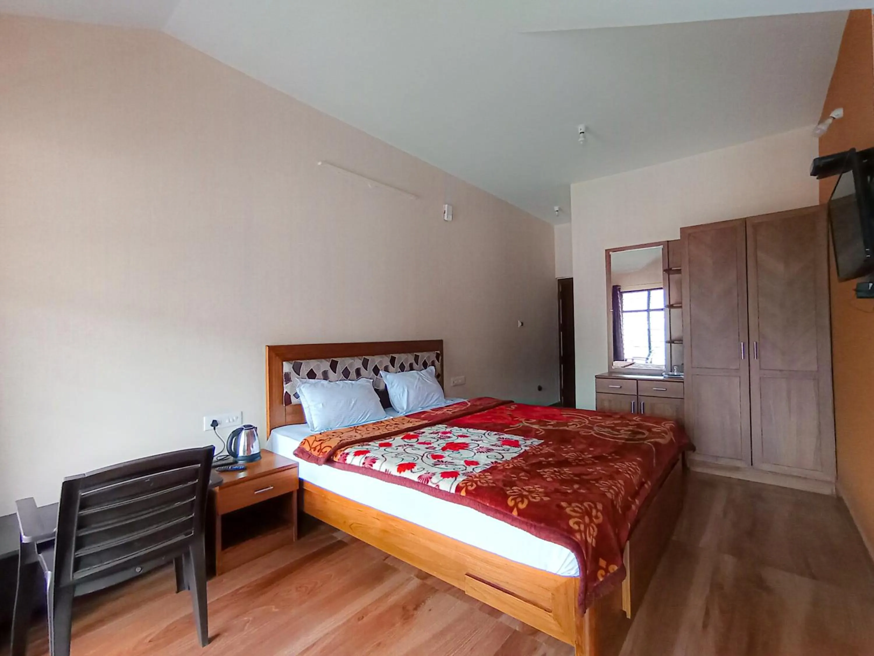 Bed in Karpagam Residency