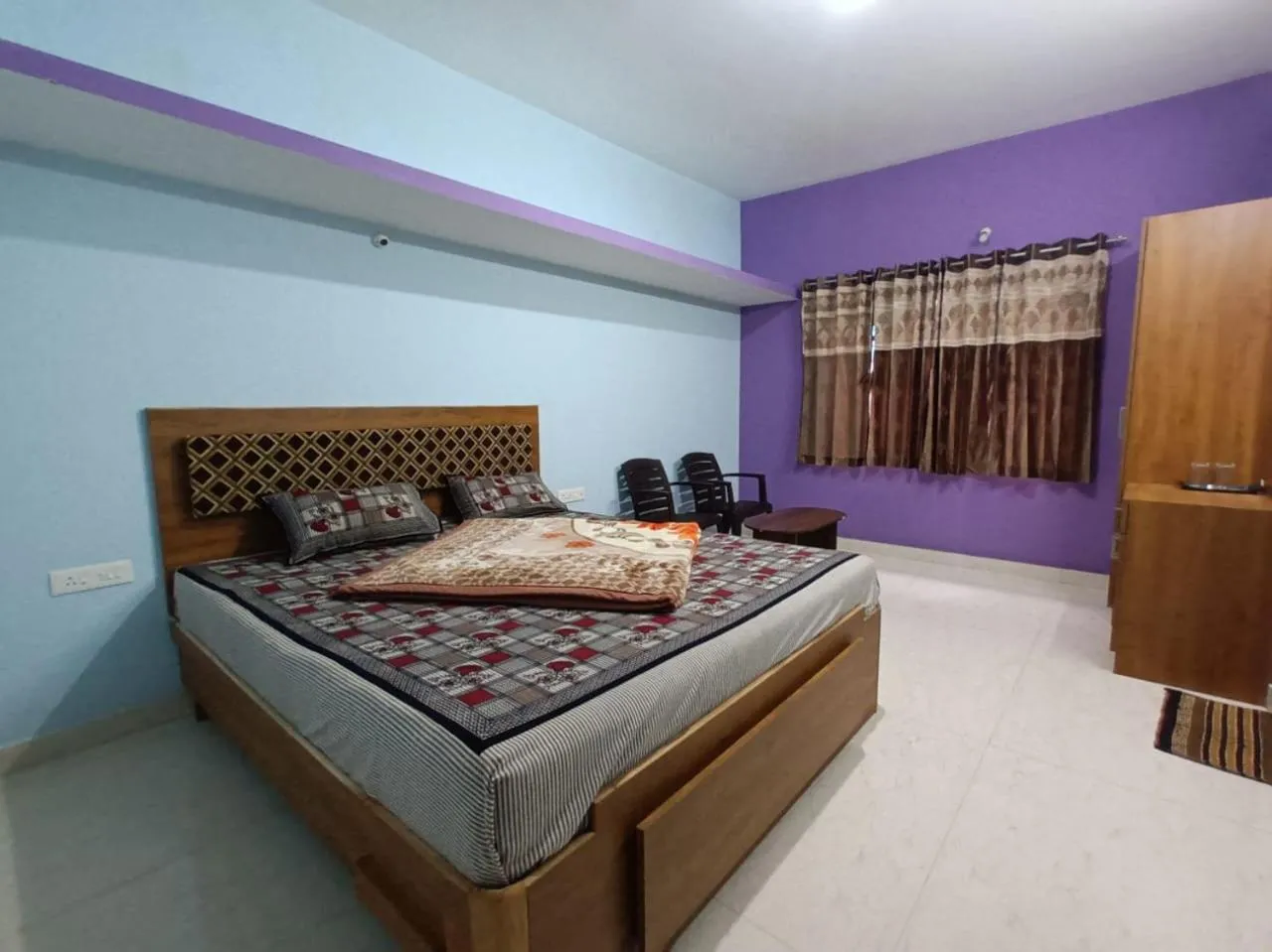 Bed in Karpagam Residency