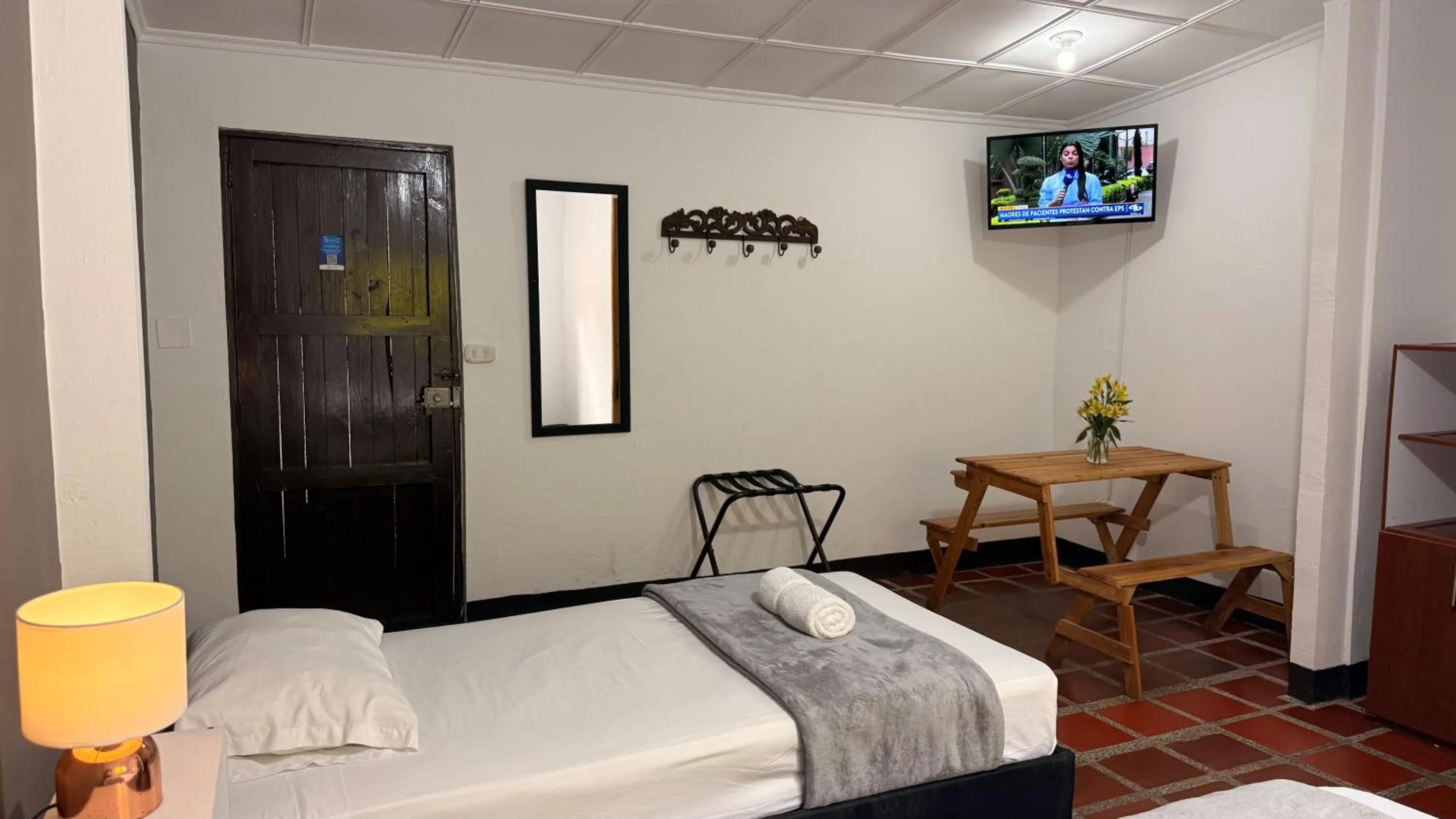 Photo of the whole room, Bed in Hotel CSI Llanogrande